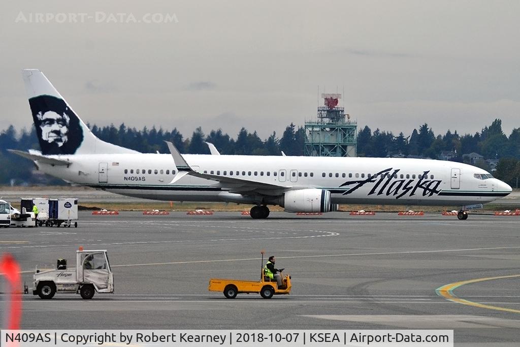 N409AS, 2012 Boeing 737-990/ER C/N 41733, Taxiing in after arrival