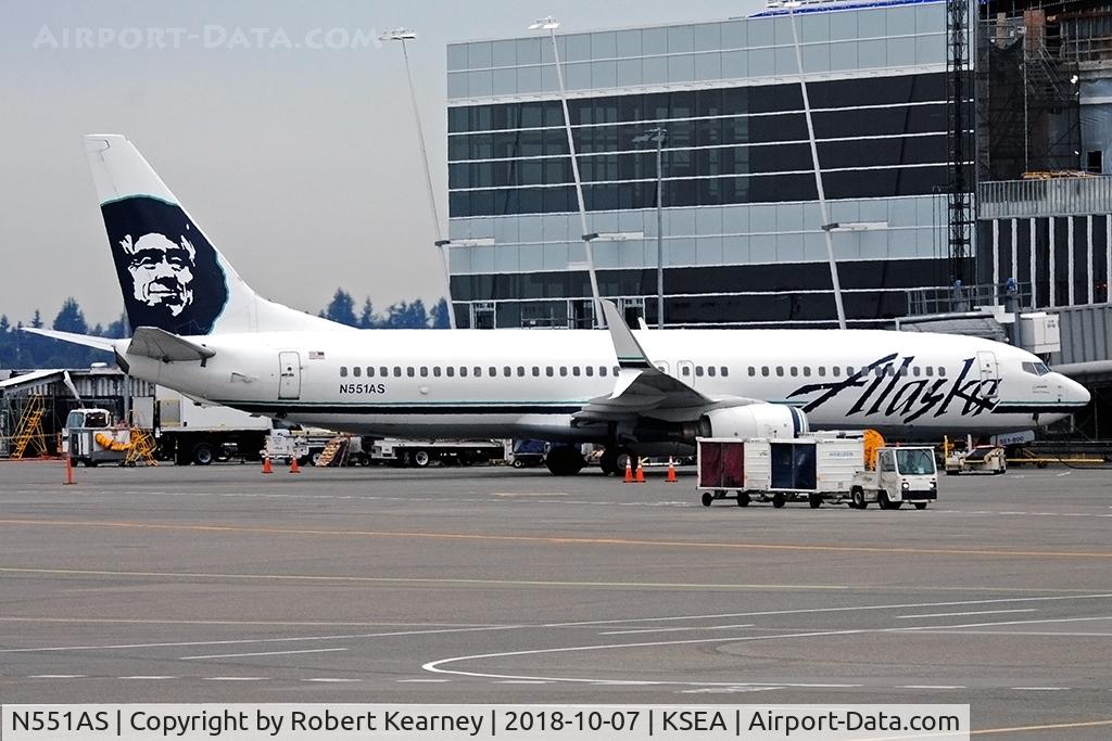 N551AS, 2006 Boeing 737-890 C/N 34593, Preparing for departure
