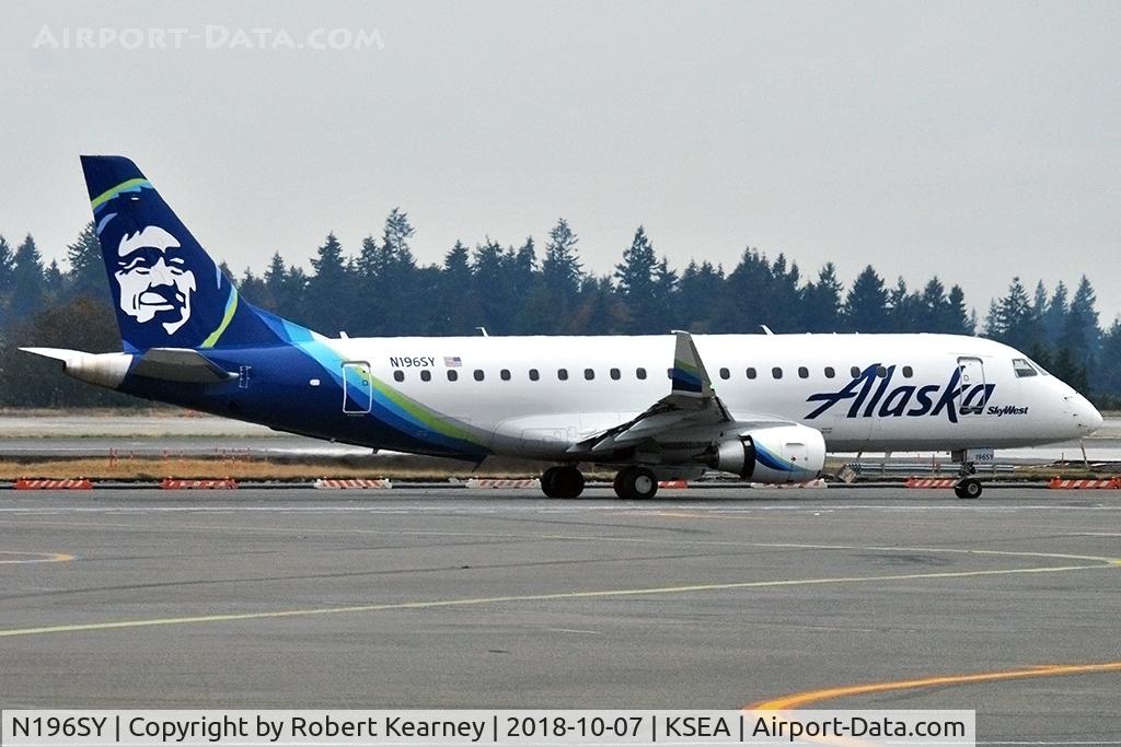 N196SY, 2018 Embraer 175LR (ERJ-170-200LR) C/N 17000706, Taxiing out for departure