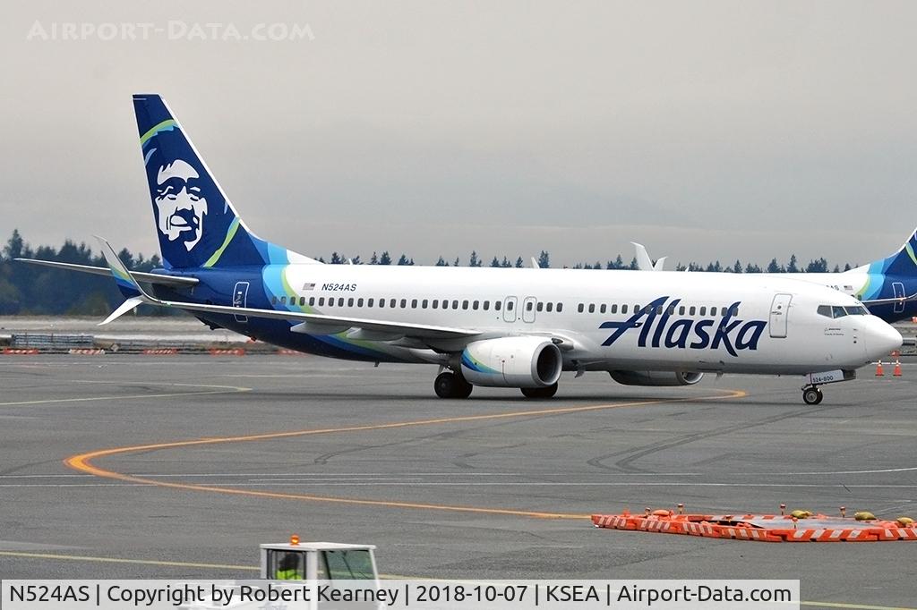 N524AS, 2009 Boeing 737-890 C/N 35195, Taxiing in after arrival