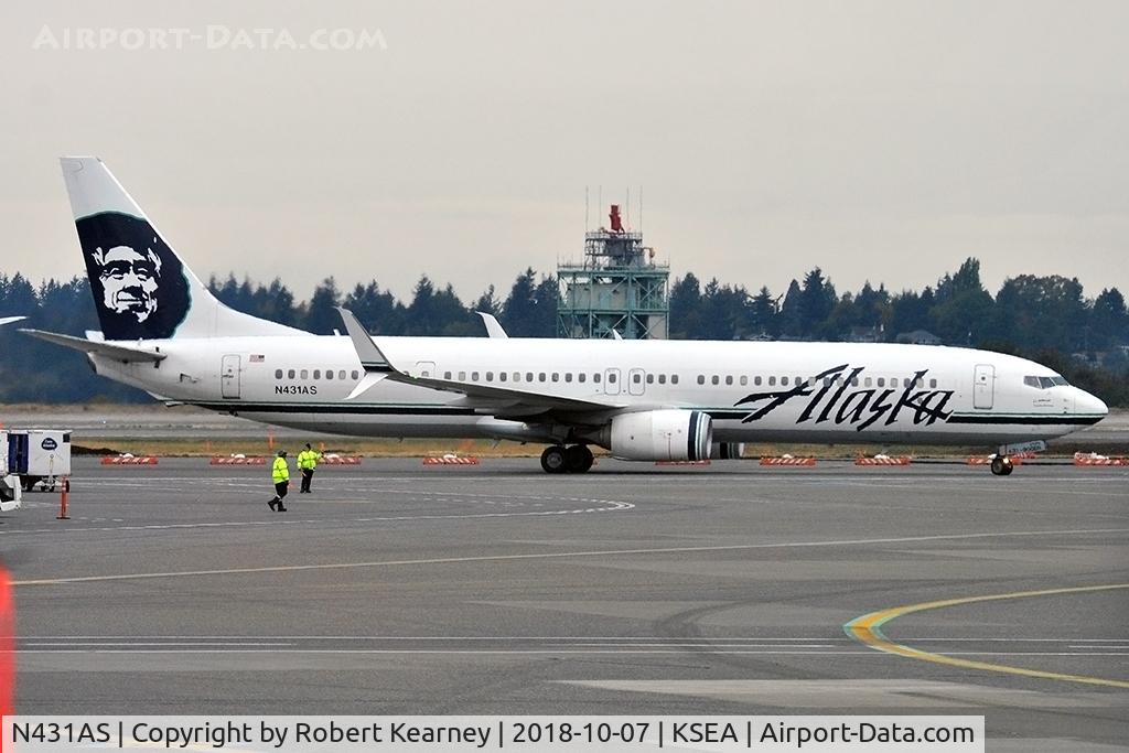 N431AS, 2013 Boeing 737-990/ER C/N 43255, Taxiing in after arrival