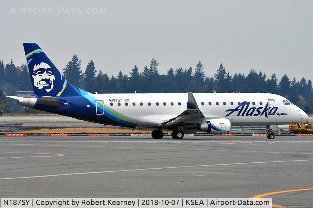 N187SY, 2017 Embraer 175LR (ERJ-170-200LR) C/N 17000627, Taxiing out for departure