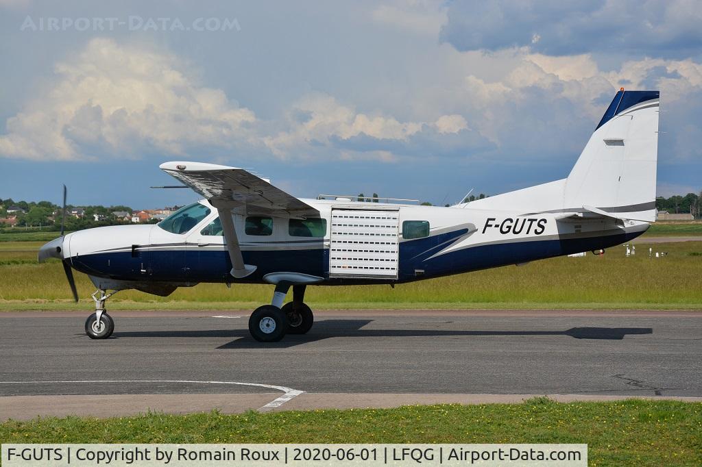 F-GUTS, 1993 Cessna 208 Caravan I C/N 20800225, Parked