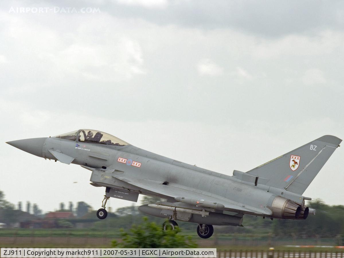 ZJ911, 2005 Eurofighter EF-2000 Typhoon F2 C/N 0041/BS002, landing