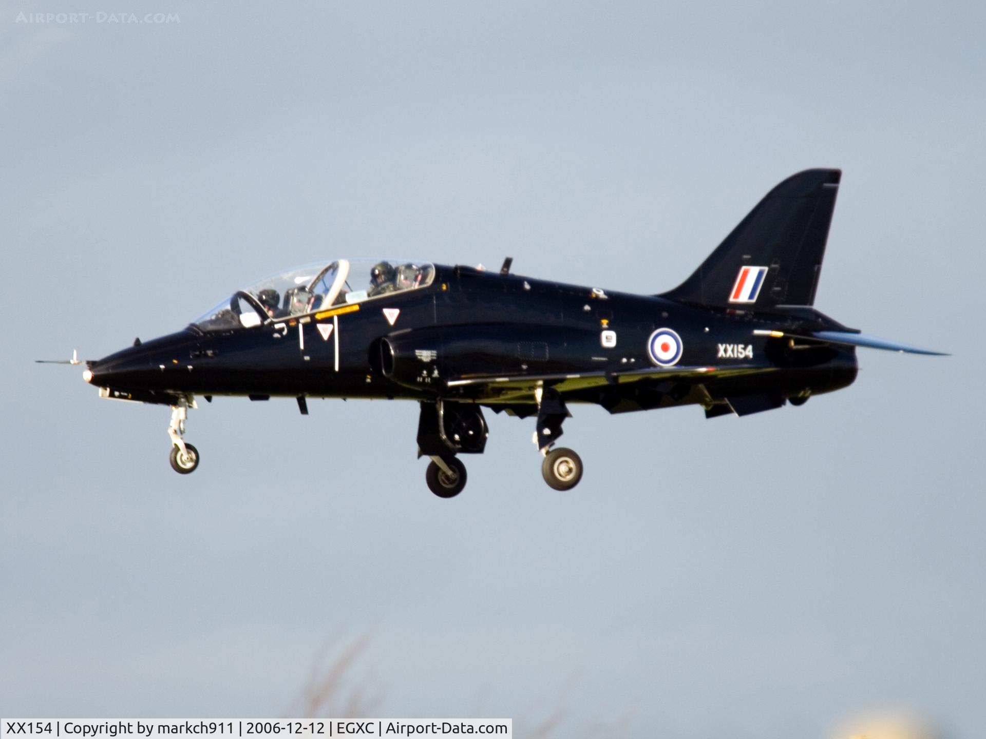 XX154, 1974 Hawker Siddeley Hawk T.1 C/N 001/312001, final approach