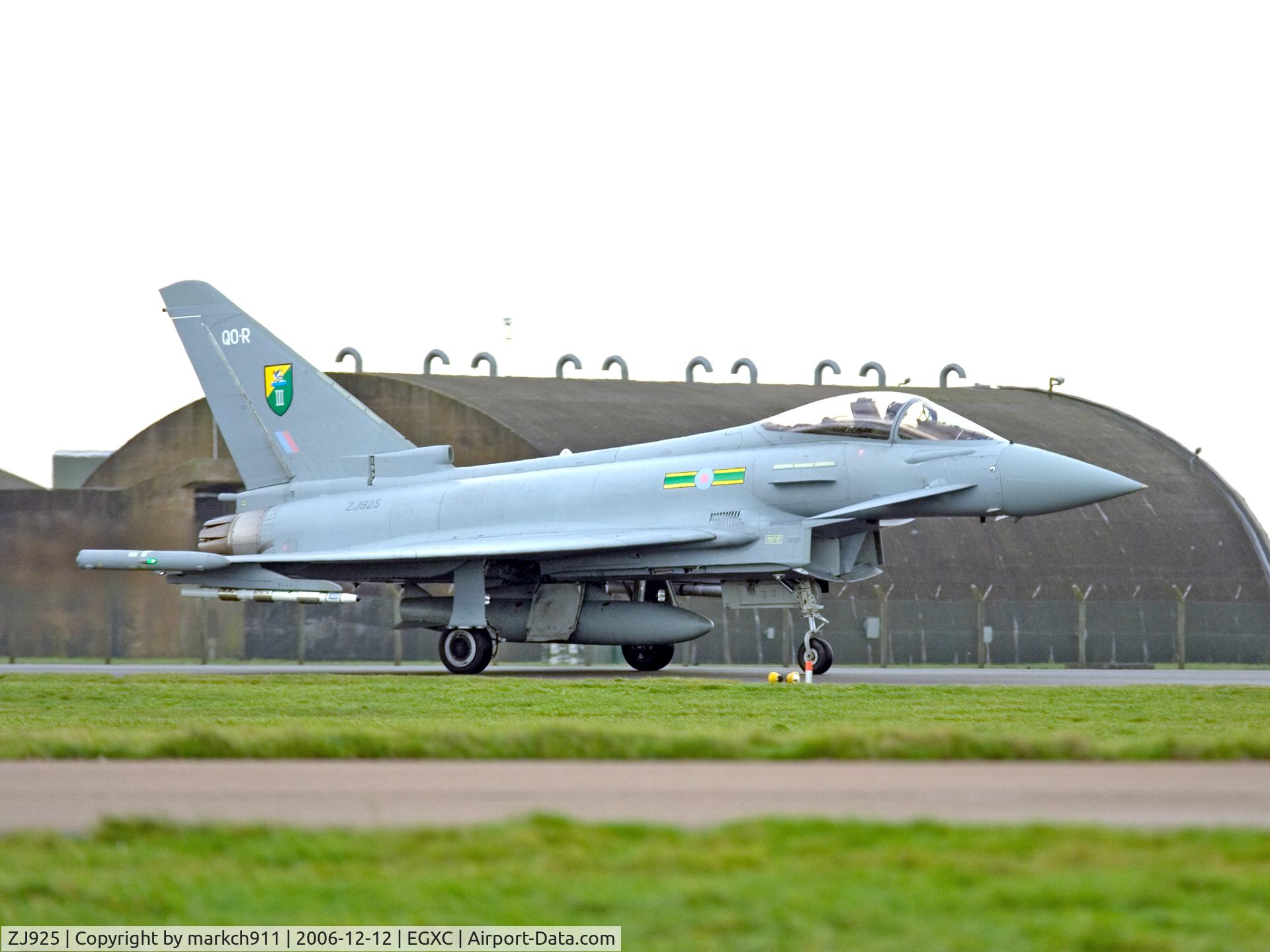 ZJ925, 2006 Eurofighter EF-2000 Typhoon FGR4 C/N 0080/BS016, taxying in