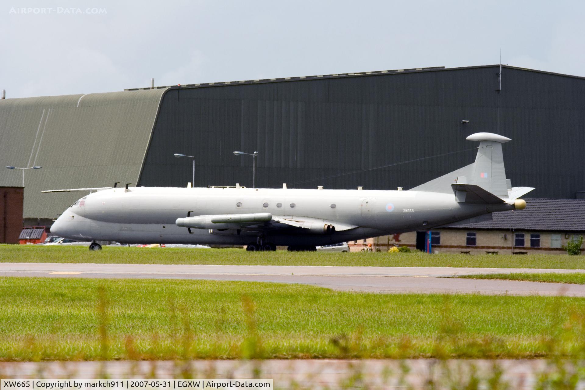 XW665, Hawker Siddeley Nimrod MR.1 C/N 8040, parked
