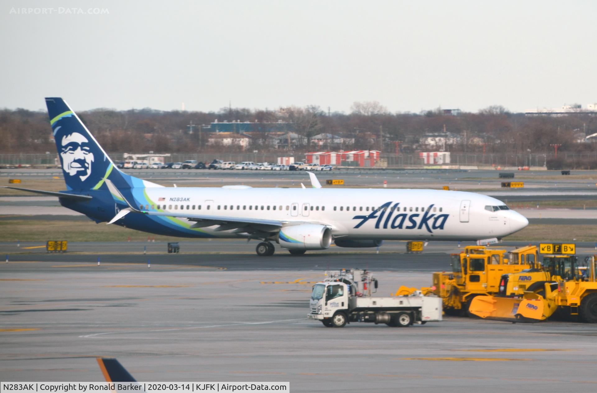 N283AK, 2017 Boeing 737-990 C/N 36358, Taxi JFK