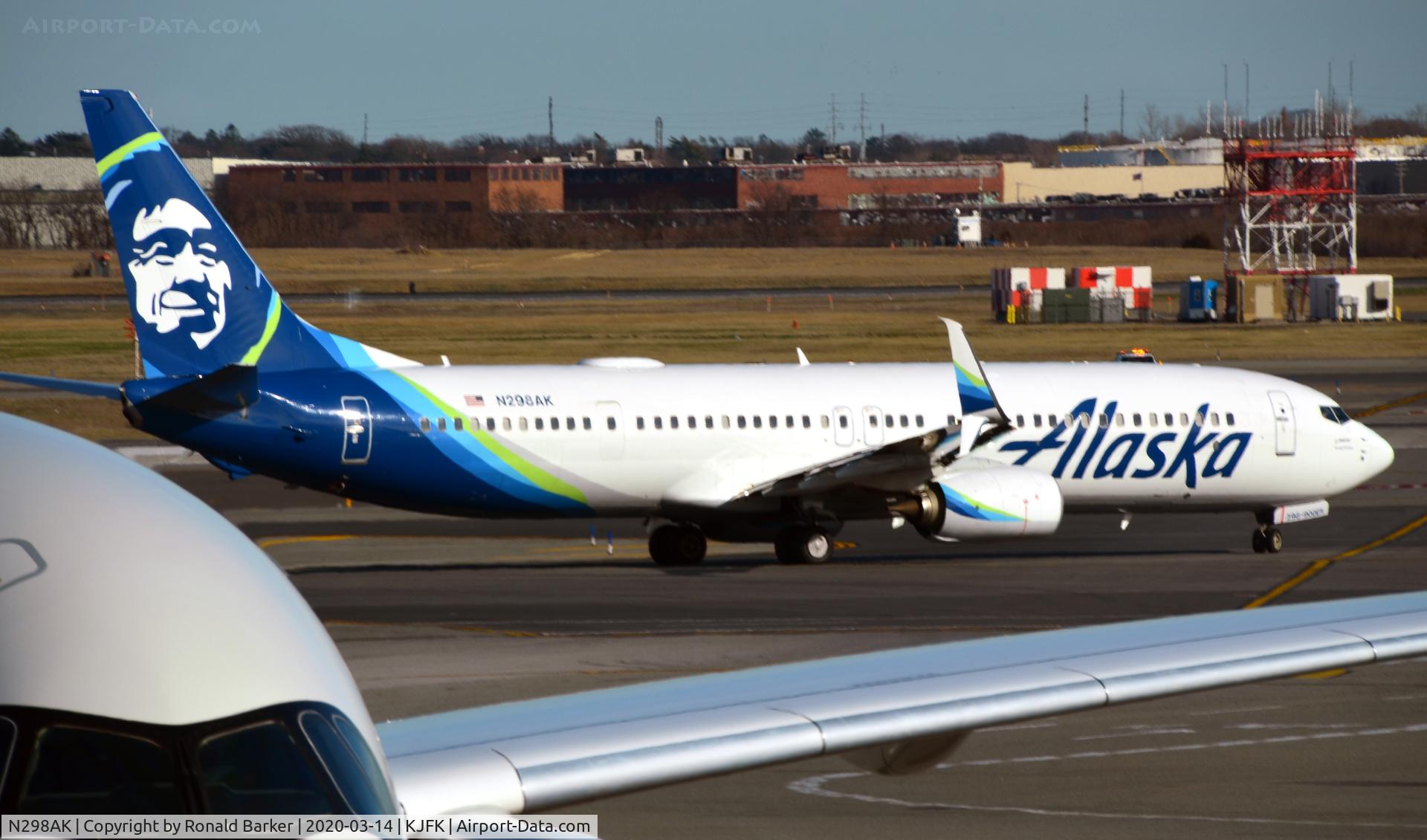 N298AK, 2019 Boeing 737-990/ER C/N 60583, Taxi JFK