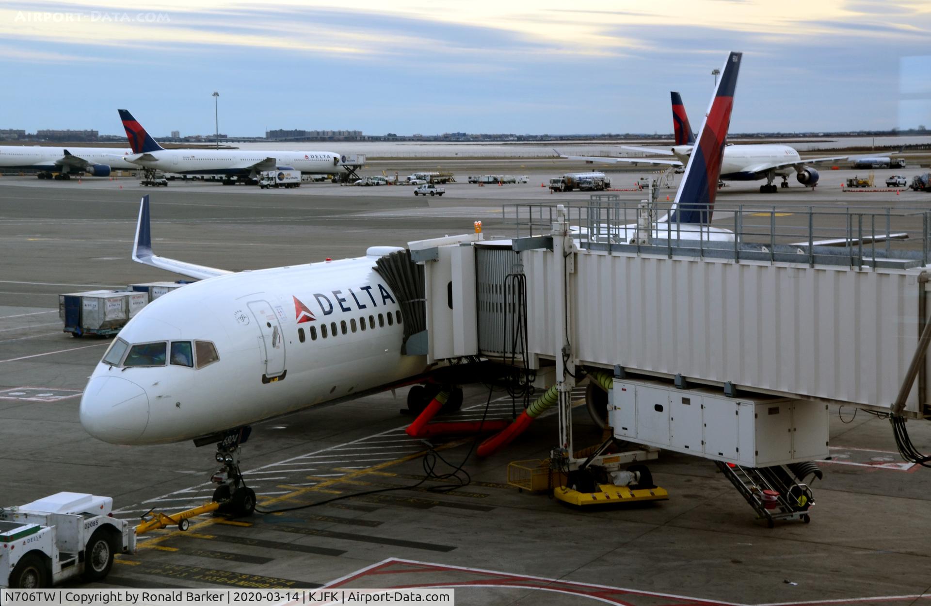 N706TW, 1997 Boeing 757-2Q8 C/N 28165, At the gate JFK