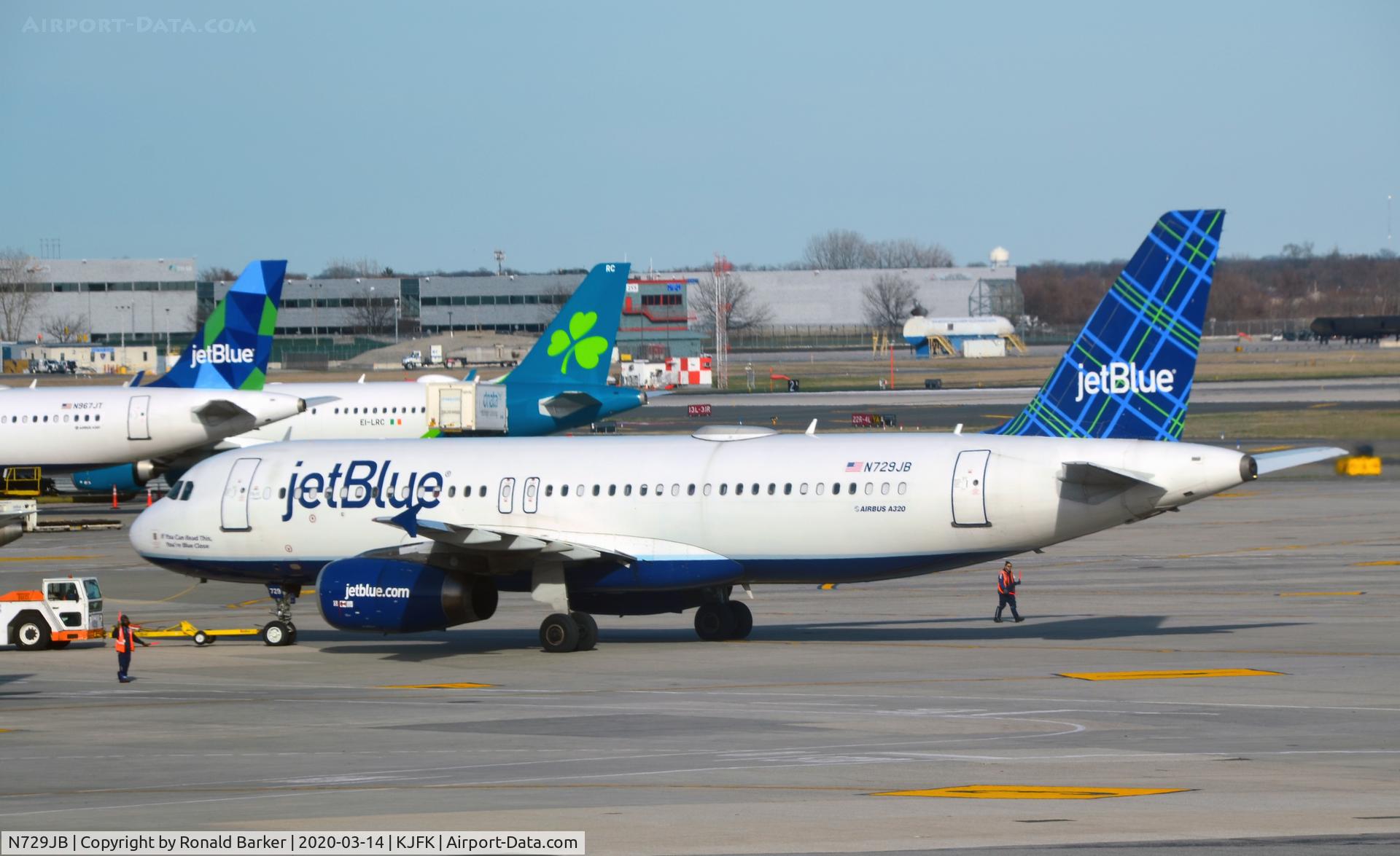 N729JB, 2008 Airbus A320-232 C/N 3572, Push back JFK