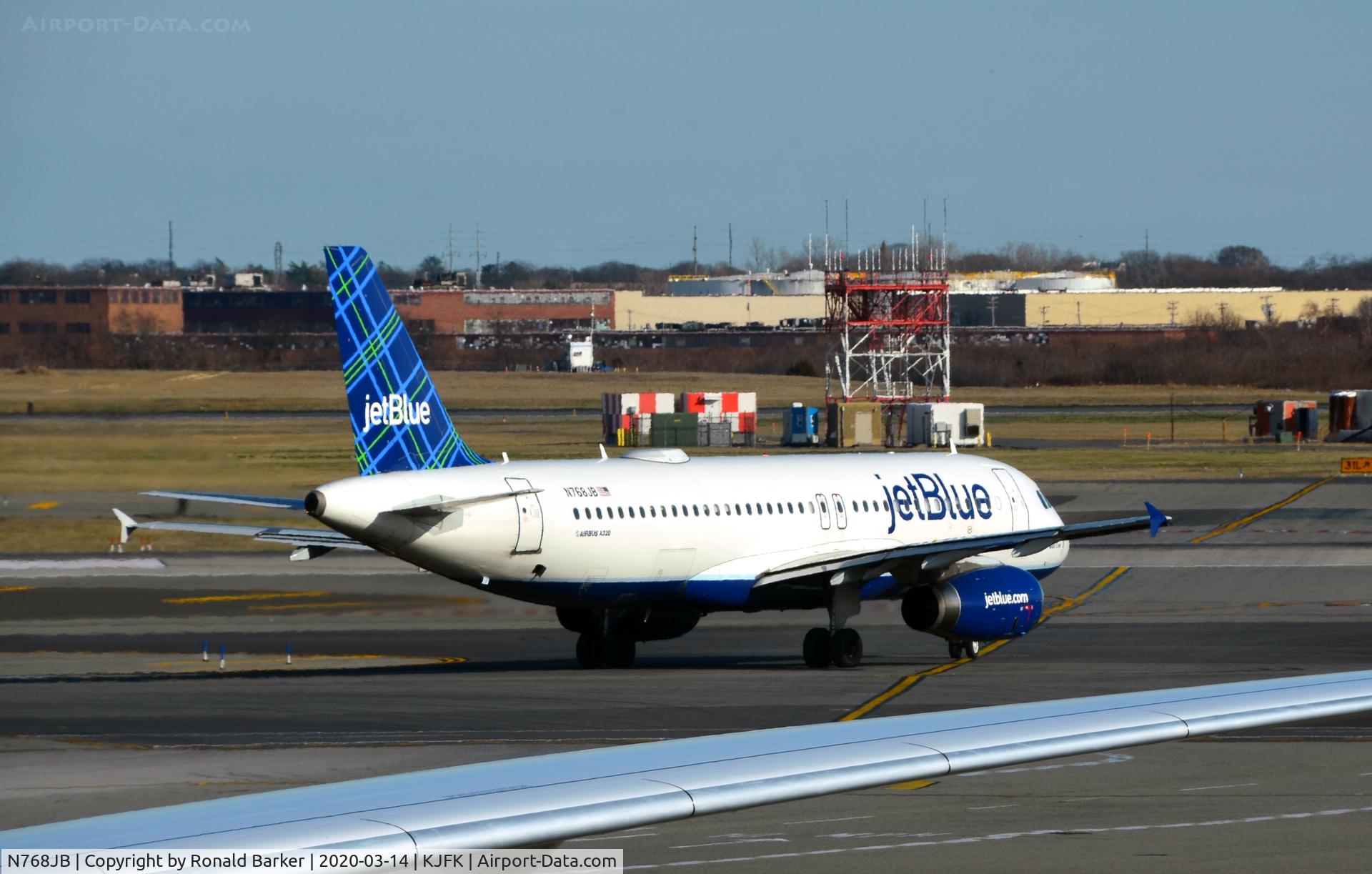 N768JB, 2008 Airbus A320-232 C/N 3760, Taxi JFK