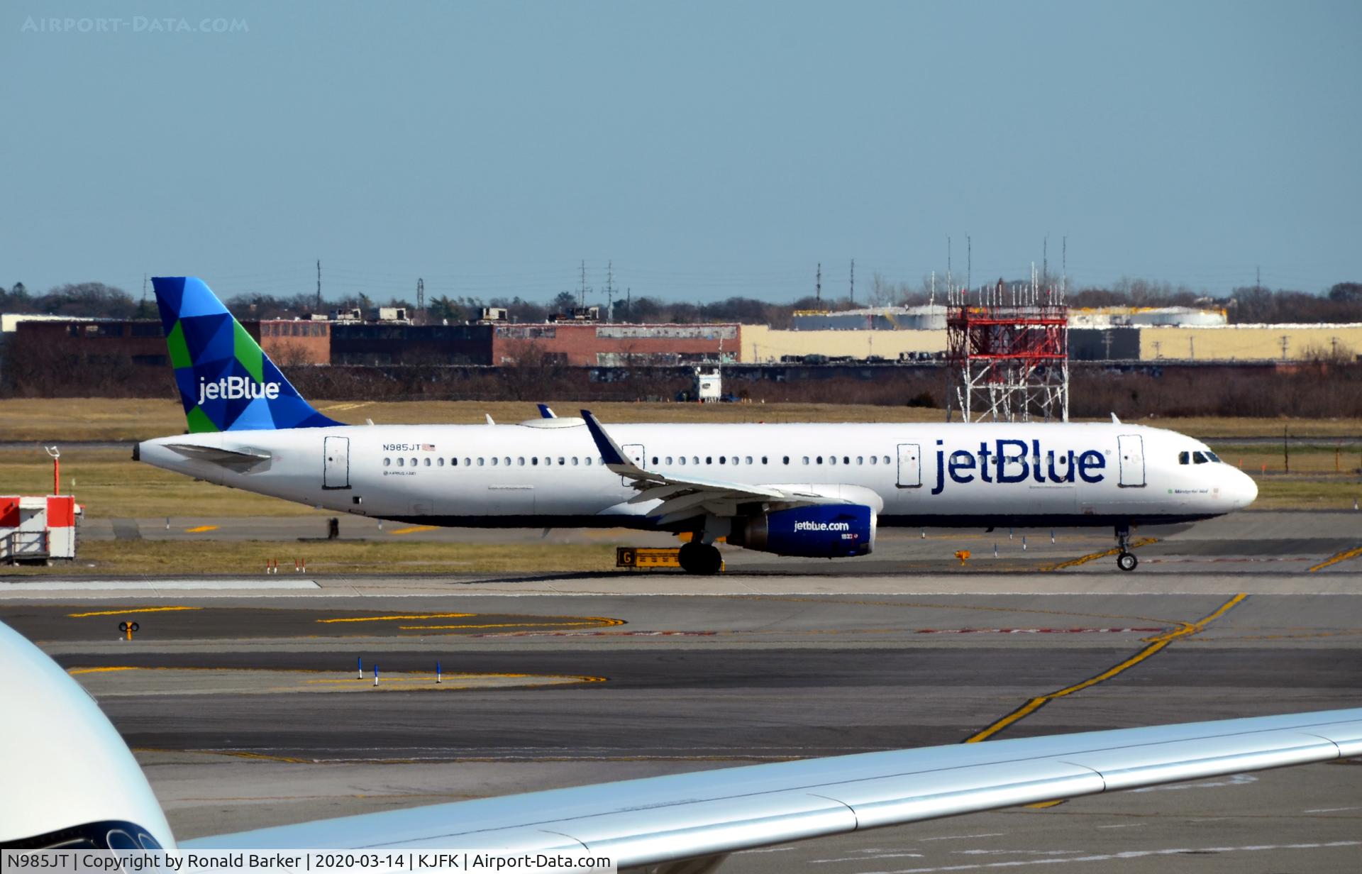 N985JT, 2017 Airbus A321-231 C/N 7798, Taxi JFK