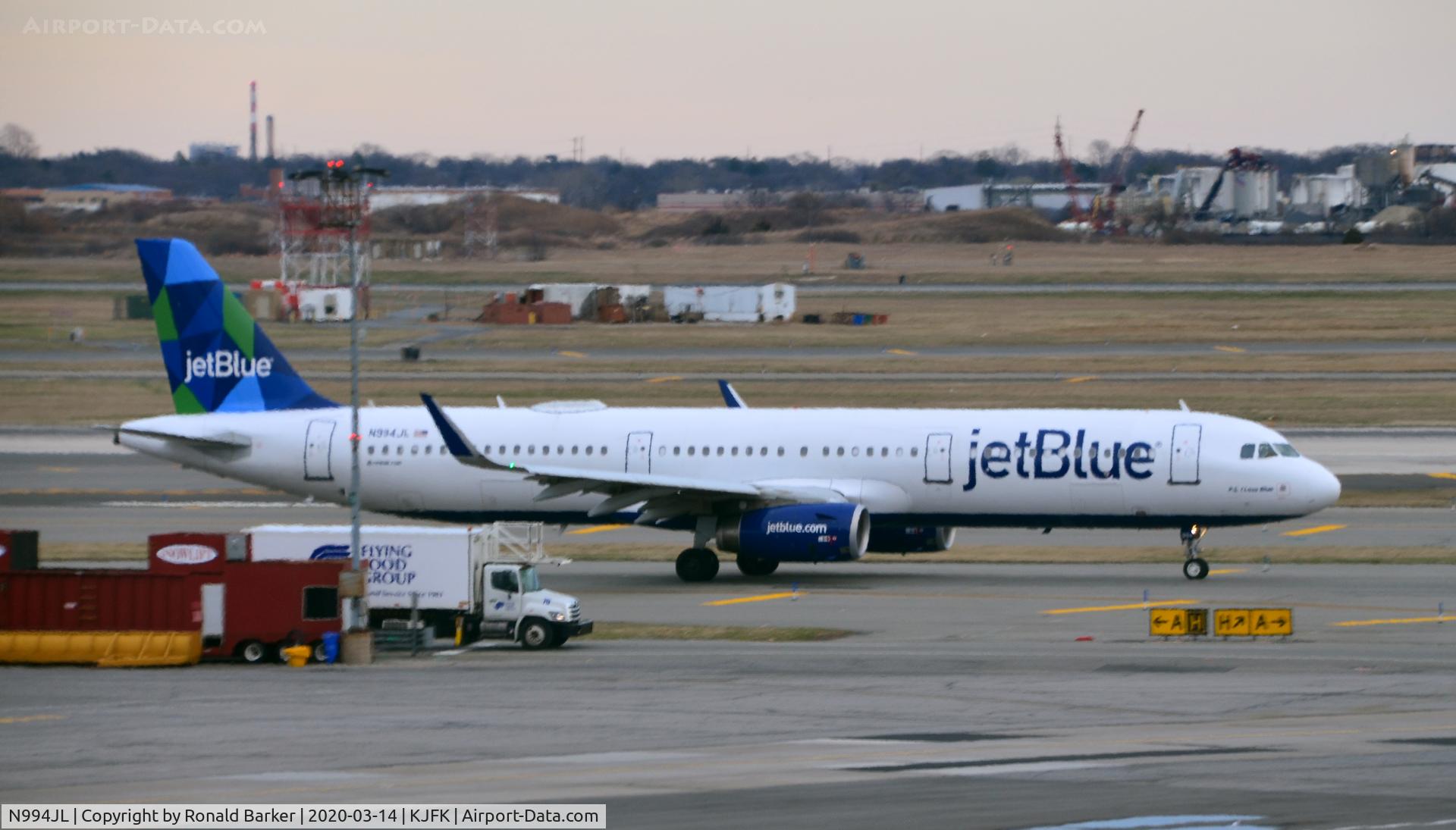 N994JL, 2018 Airbus A321-231 C/N 8185, Taxi JFK