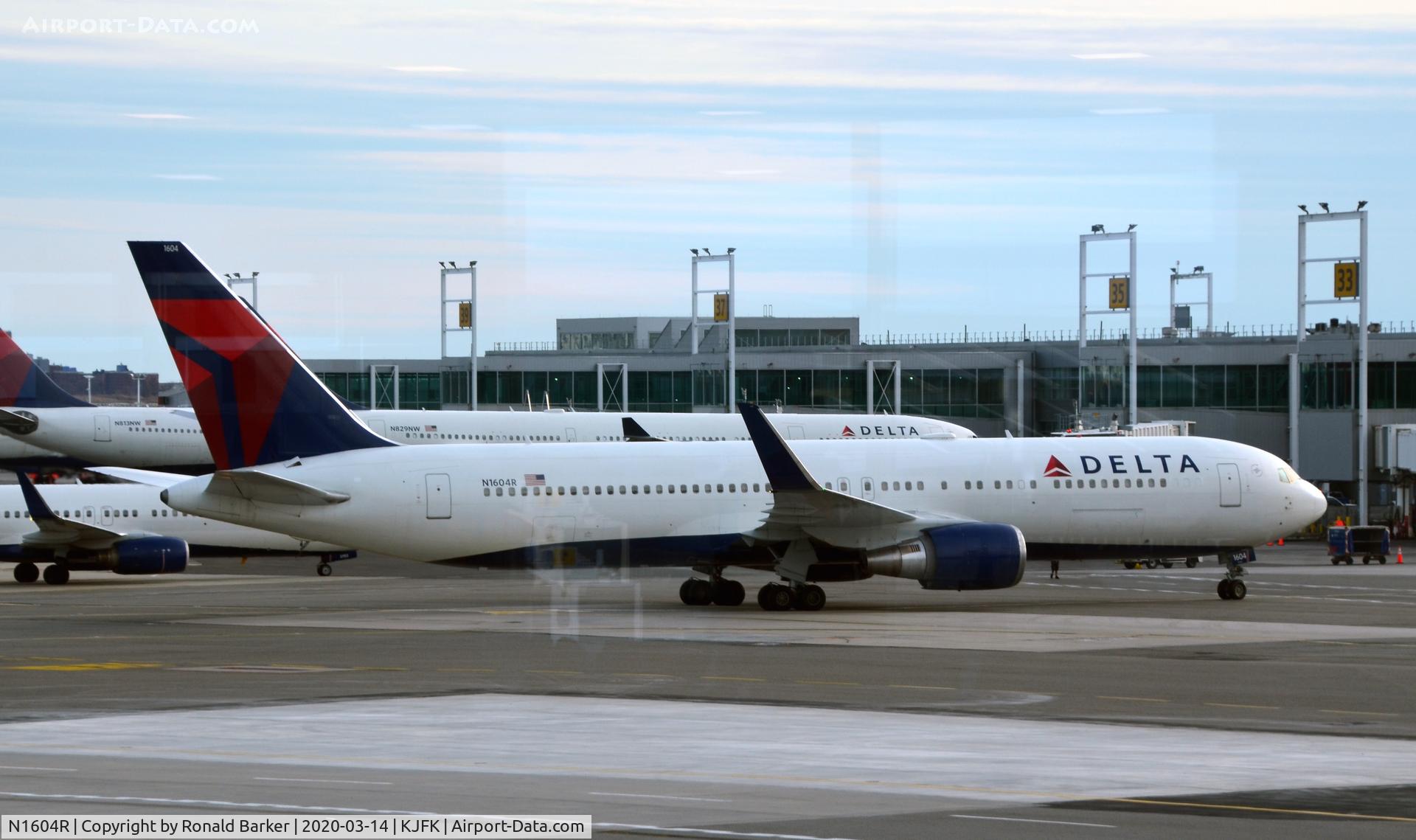 N1604R, 1999 Boeing 767-332 C/N 30180, At the gate JFK