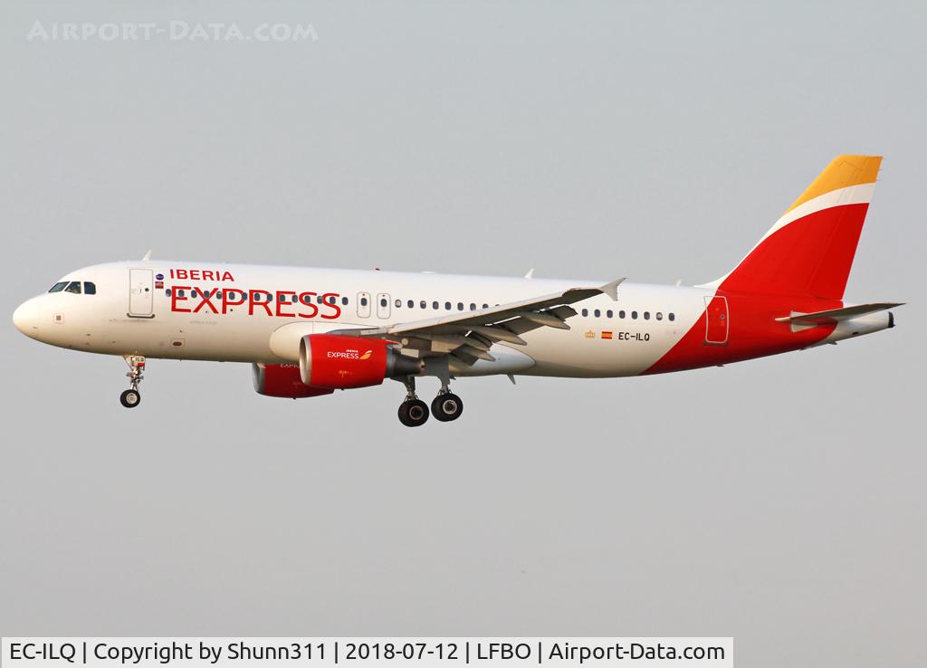EC-ILQ, 2002 Airbus A320-214 C/N 1736, Landing rwy 32R