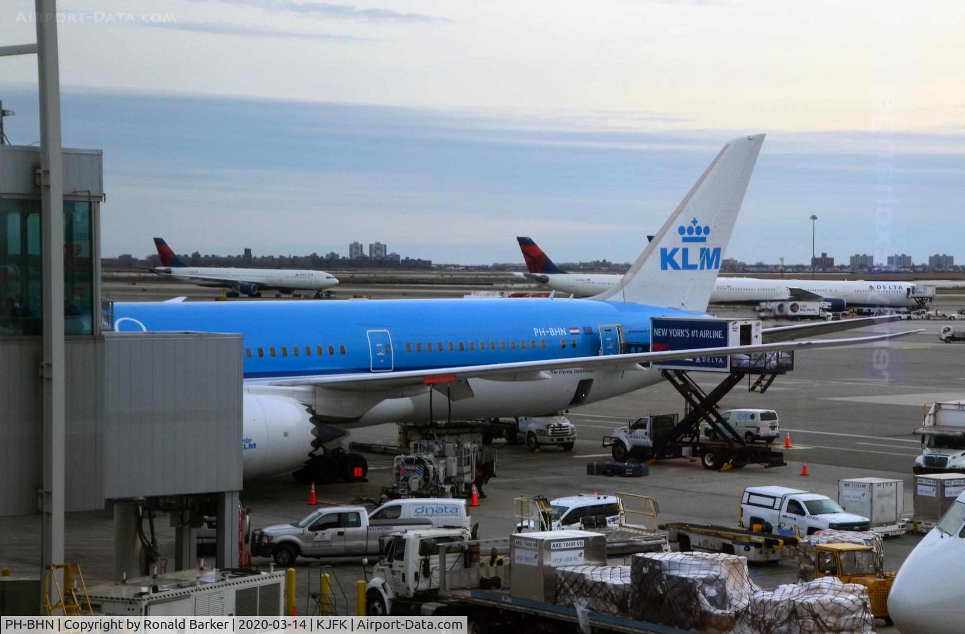 PH-BHN, 2018 Boeing 787-9 Dreamliner C/N 42491, At the gate JFK
