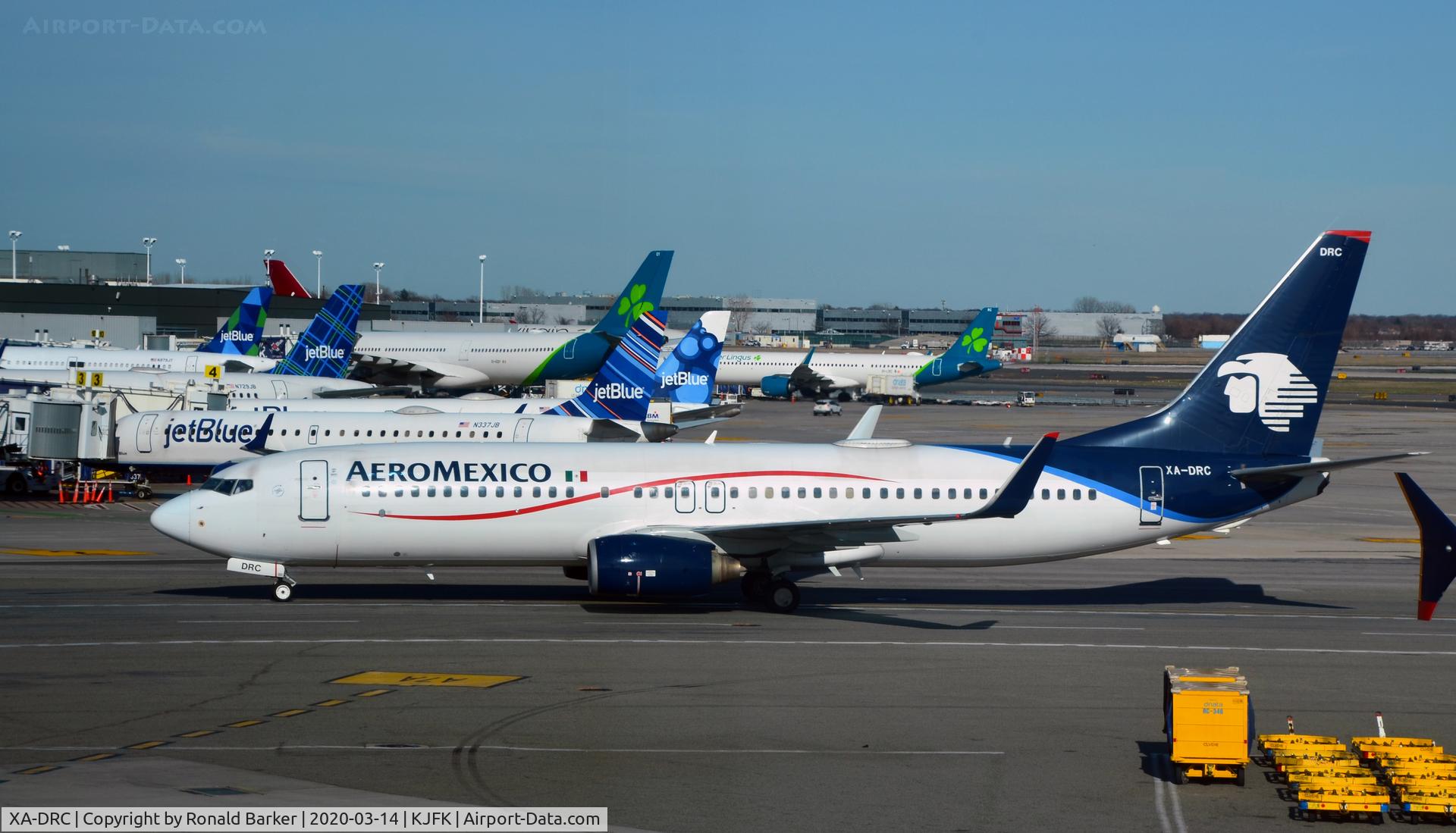 XA-DRC, 2006 Boeing 737-852 C/N 35116, Taxi JFK