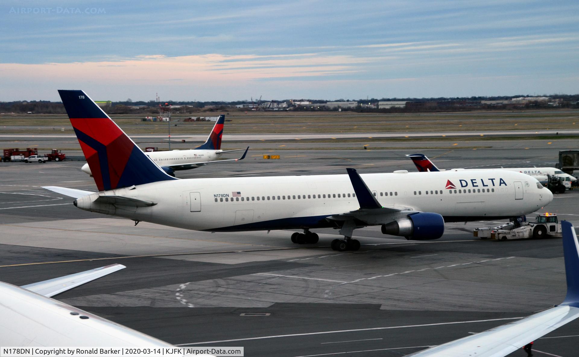 N178DN, 1991 Boeing 767-332 C/N 25143, Towed JFK