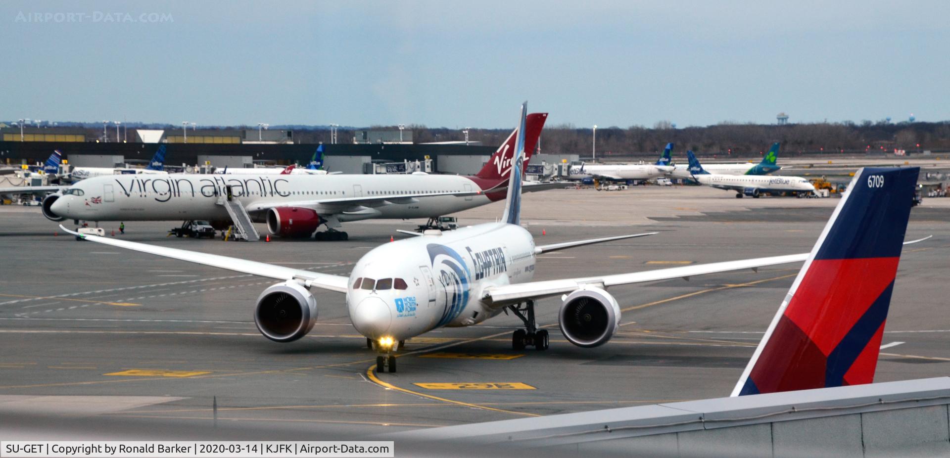 SU-GET, 2019 Boeing 787-9 Dreamliner Dreamliner C/N 38801, Taxi JFK