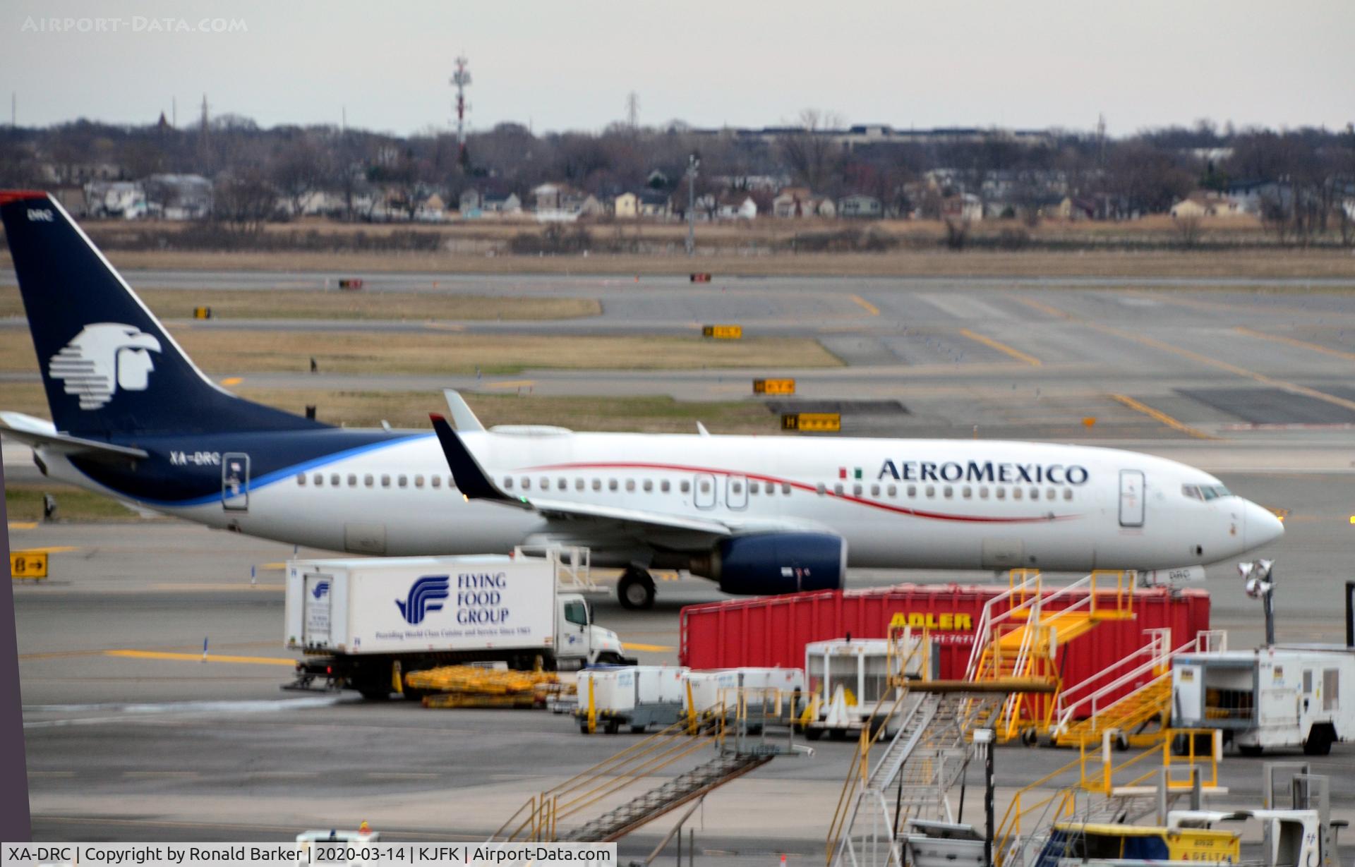 XA-DRC, 2006 Boeing 737-852 C/N 35116, Taxi to gate JFK