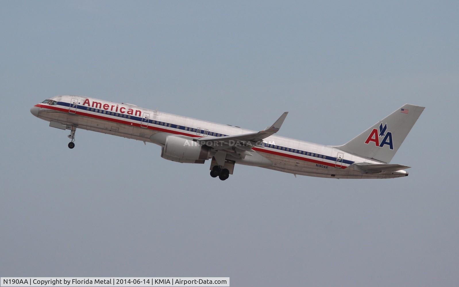 N190AA, 2001 Boeing 757-223 C/N 32384, MIA 2014
