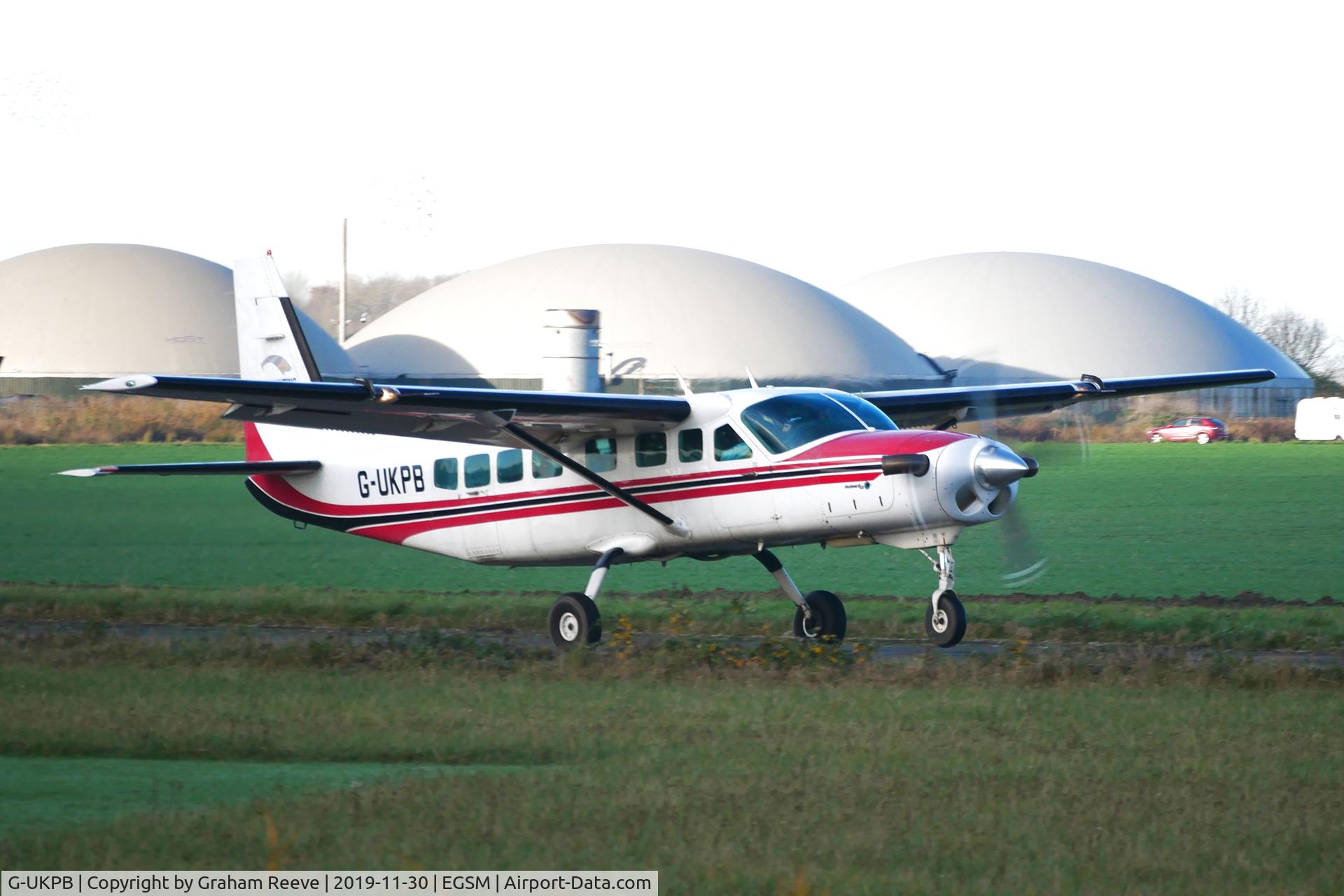 G-UKPB, 1997 Cessna 208B Grand Caravan C/N 208B-0629, Landing at Beccles.