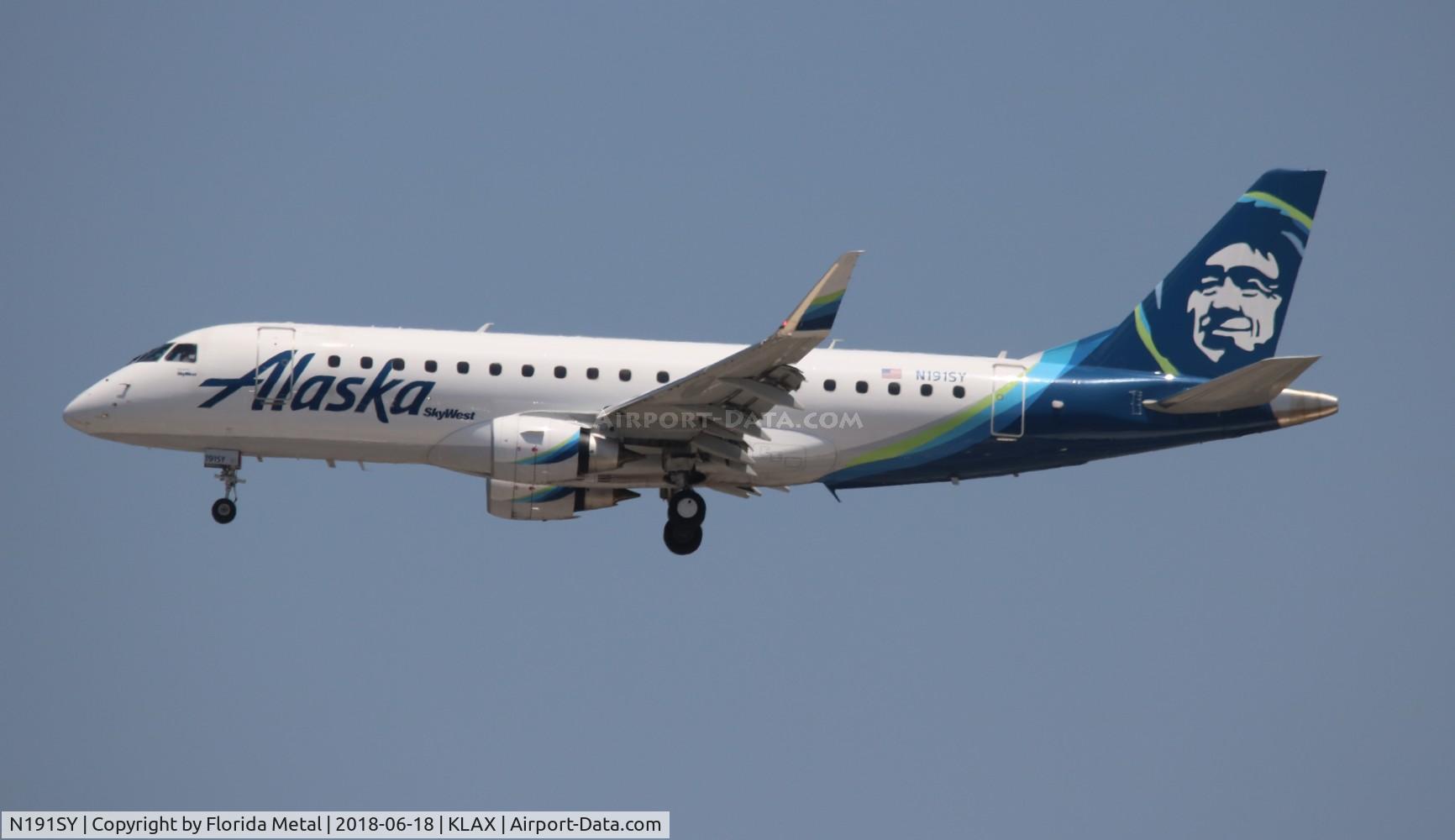 N191SY, 2017 Embraer 175LR (ERJ-170-200LR) C/N 17000632, LAX 2018