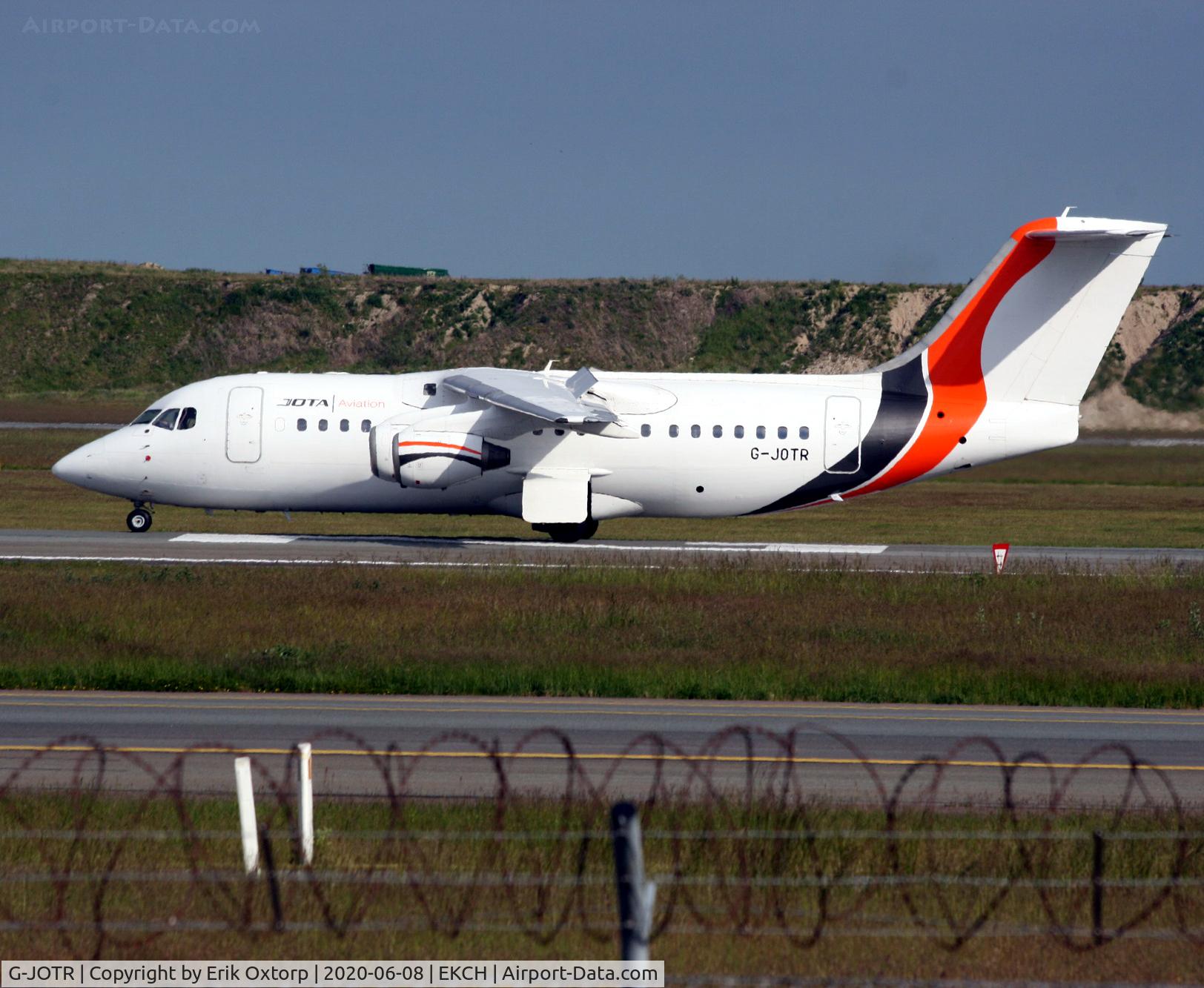 G-JOTR, 1996 British Aerospace Avro 146-RJ85 C/N E.2294, G-JOTR landed rw 04L