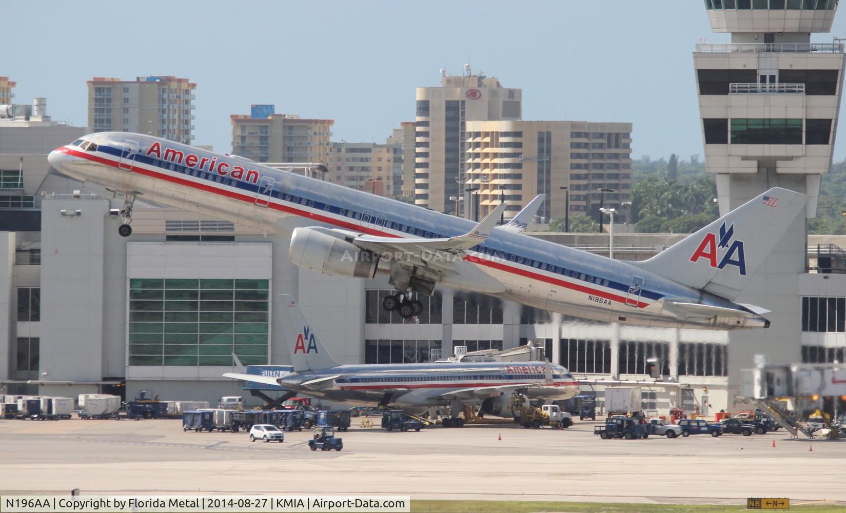 N196AA, 2001 Boeing 757-223 C/N 32390, MIA 2014