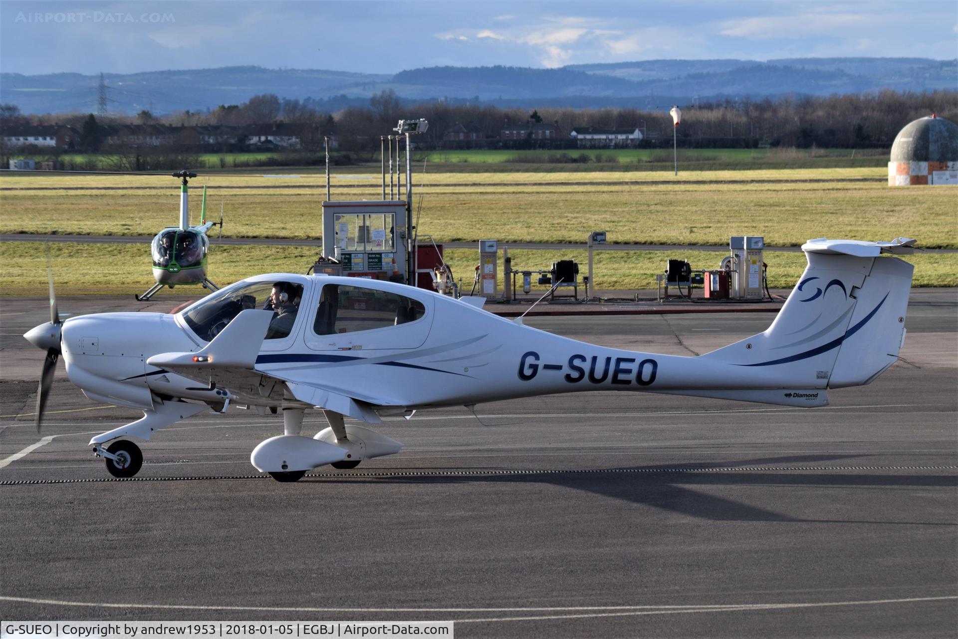 G-SUEO, 2008 Diamond DA-40 Diamond Star C/N D4.354, G-SUEO at Gloucestershire Airport.