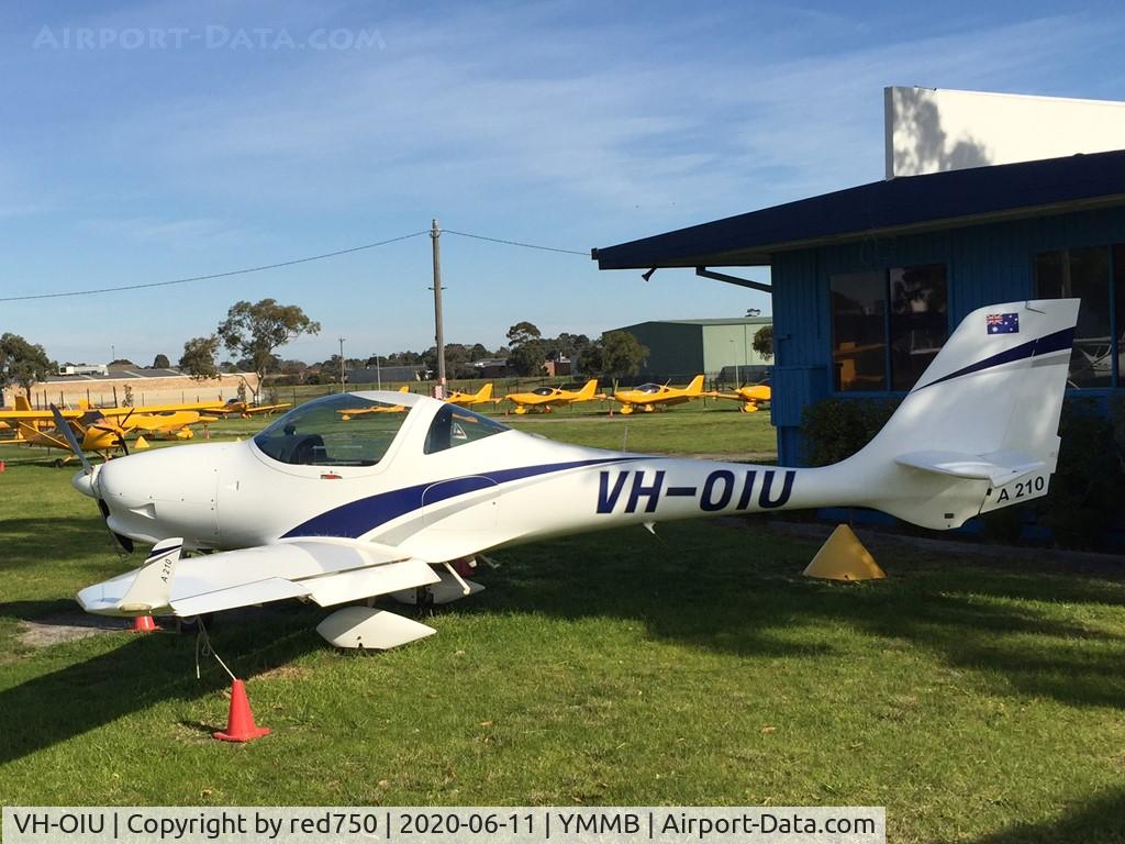 VH-OIU, 2012 Aquila A210 (AT01) C/N AT01-254, Aquila A210 at Moorabbin, June 11, 2020