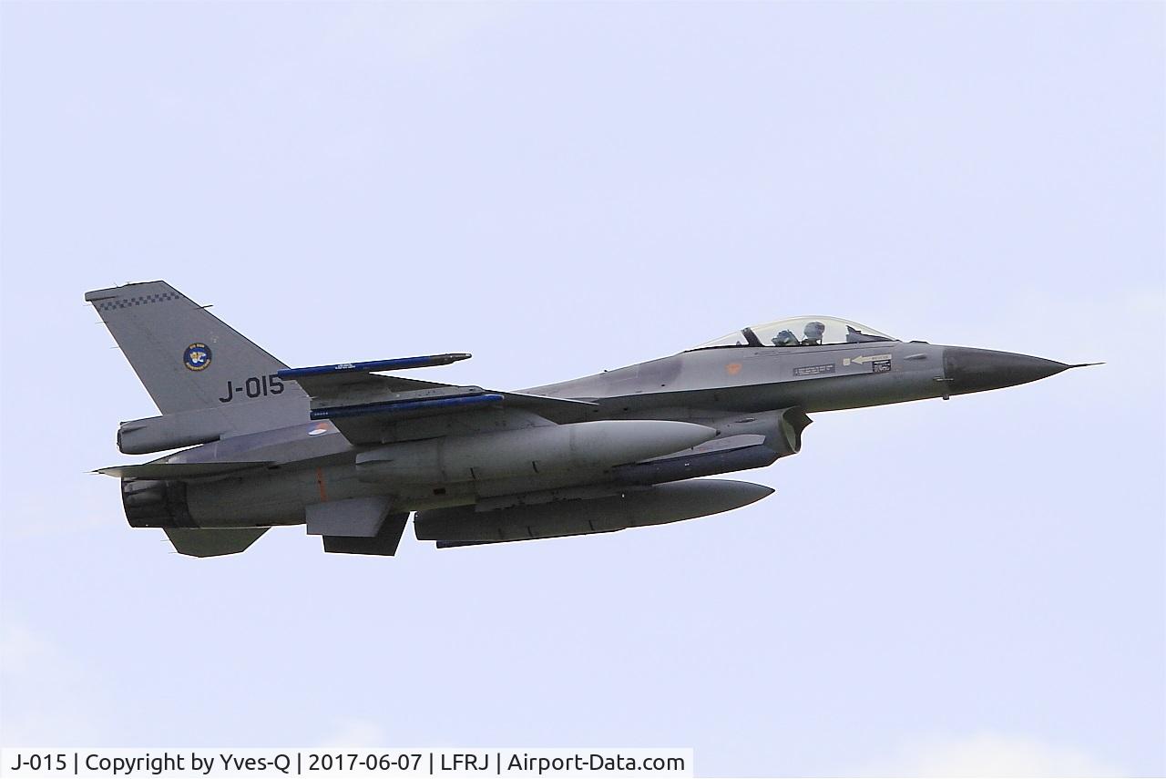 J-015, 1991 Fokker F-16A Fighting Falcon C/N 6D-171, Fokker F-16A Fighting Falcon, Take off rwy 26, Landivisiau Naval Air Base (LFRJ) Tiger Meet 2017