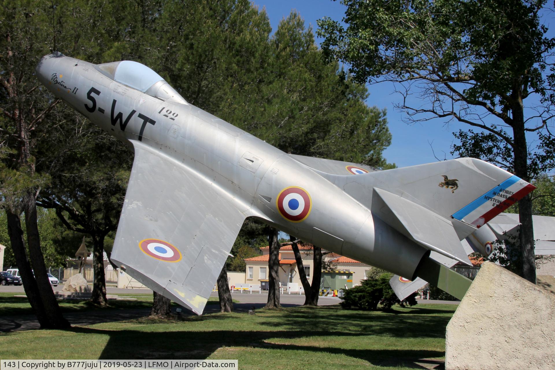 143, Dassault Mystere IIC C/N 143, peint n°122