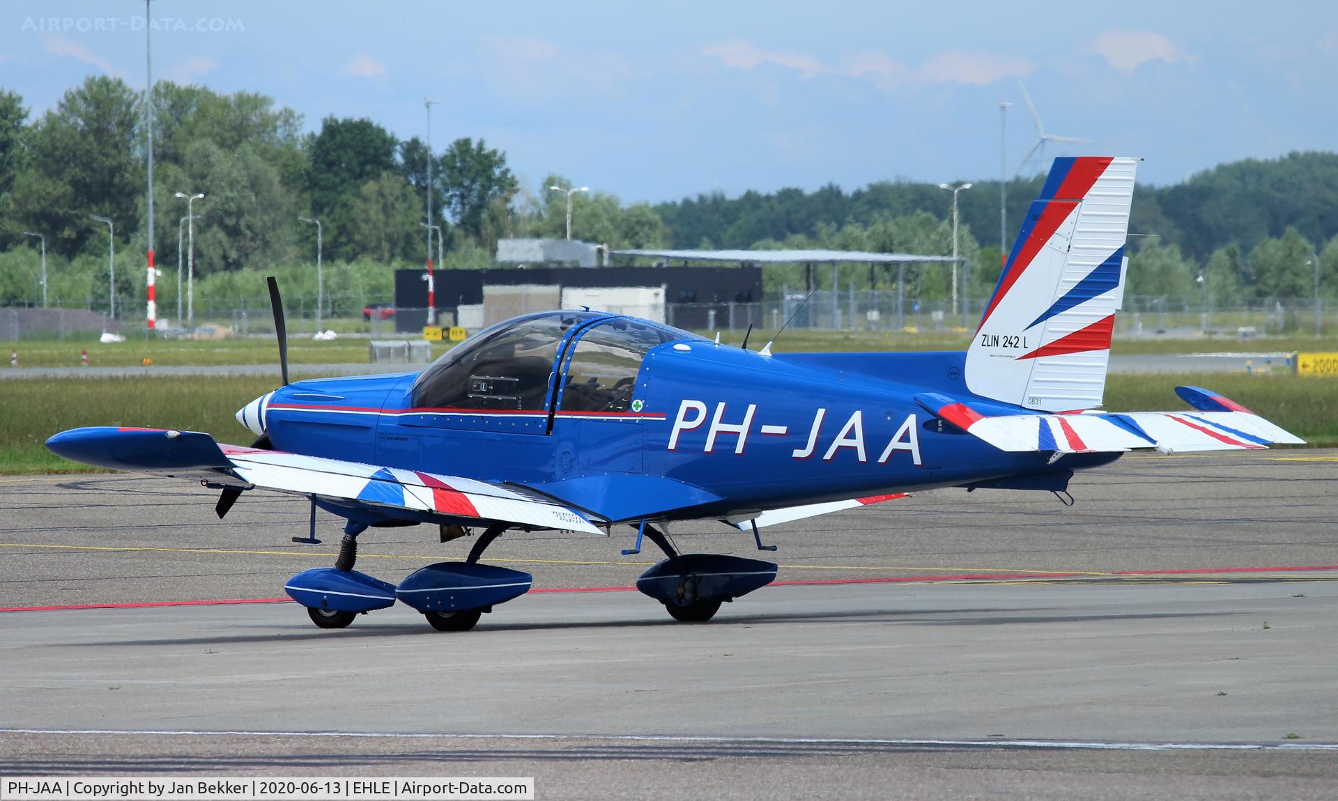 PH-JAA, Zlin Z-242L C/N 0831, Lelystad Airport