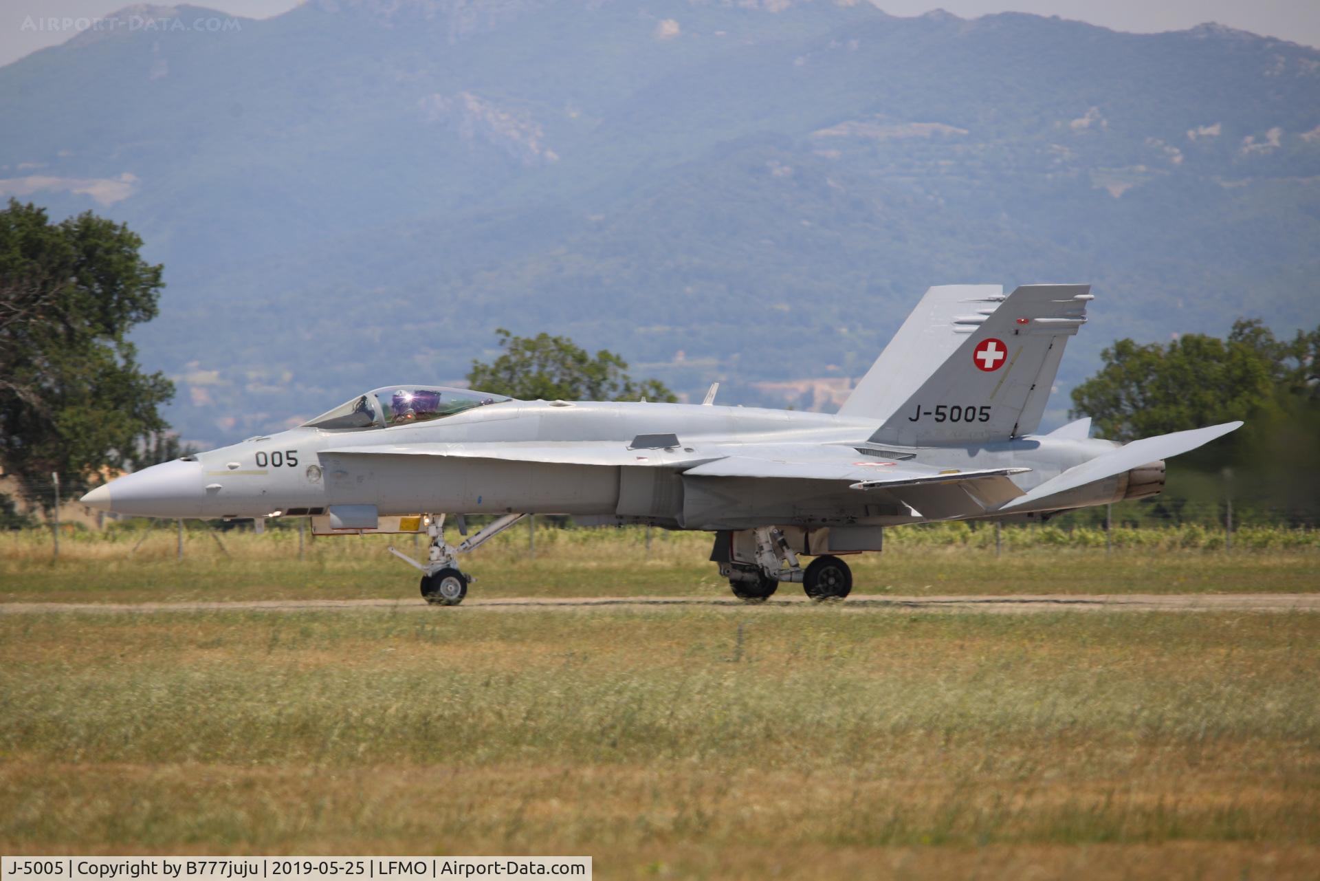 J-5005, McDonnell Douglas F/A-18C Hornet C/N 1327/SFC005, at Orange Airshow