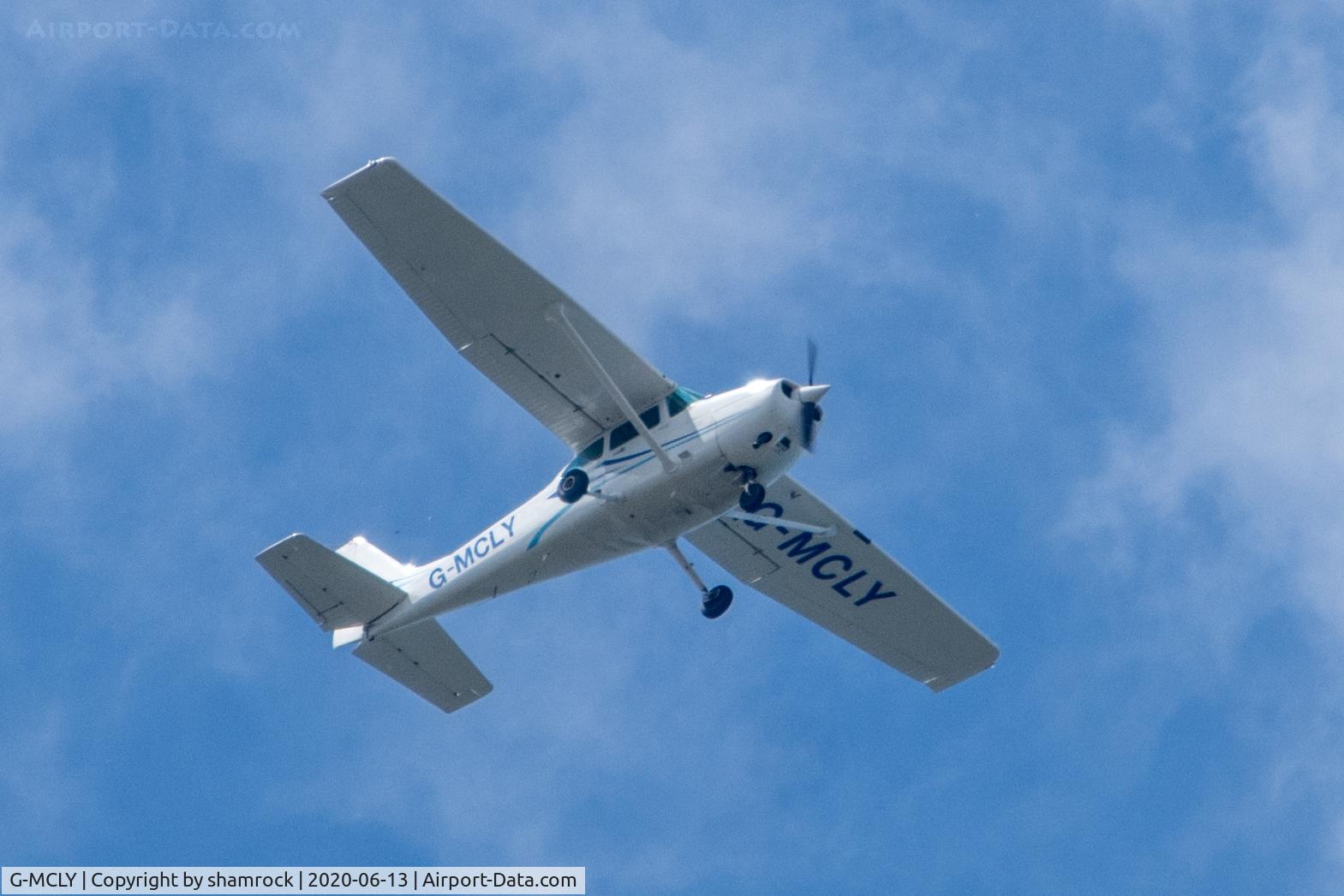 G-MCLY, 1982 Cessna 172P C/N 172-75597, Over North West Norfolk, England, today.