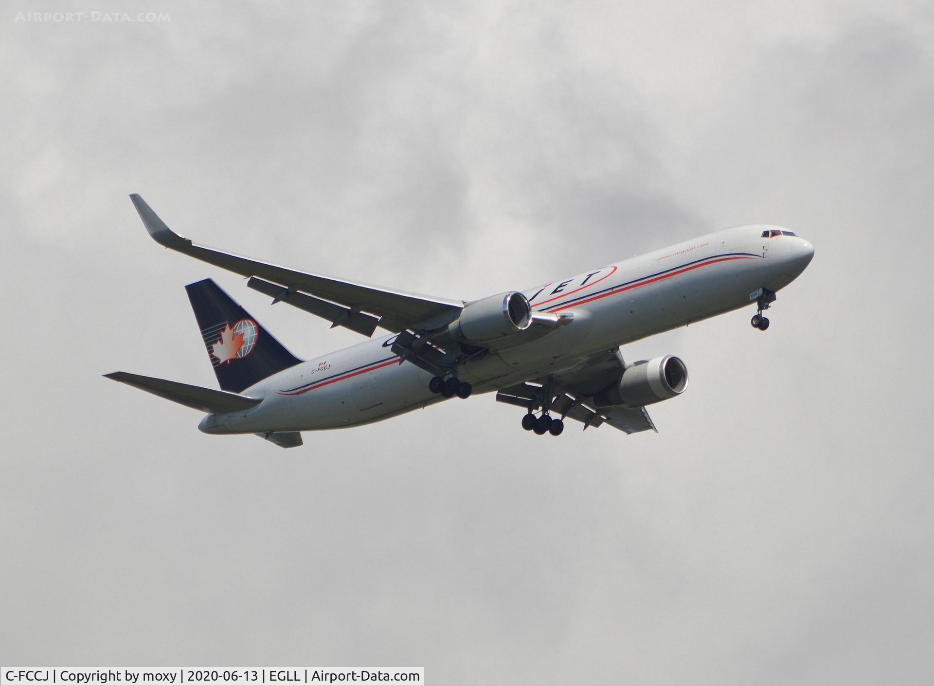 C-FCCJ, 1992 Boeing 767-323 C/N 25197, Boeing 767-323 on finals to 9R London Heathrow.