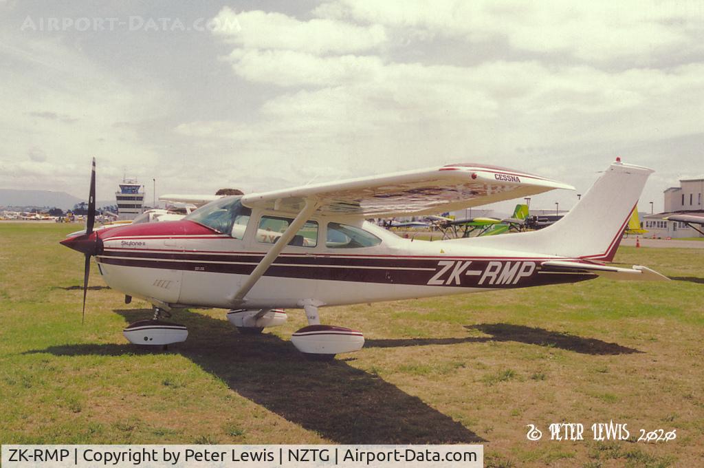 ZK-RMP, Cessna 182P Skylane C/N 18263940, H H Ross, Hastings - 2004