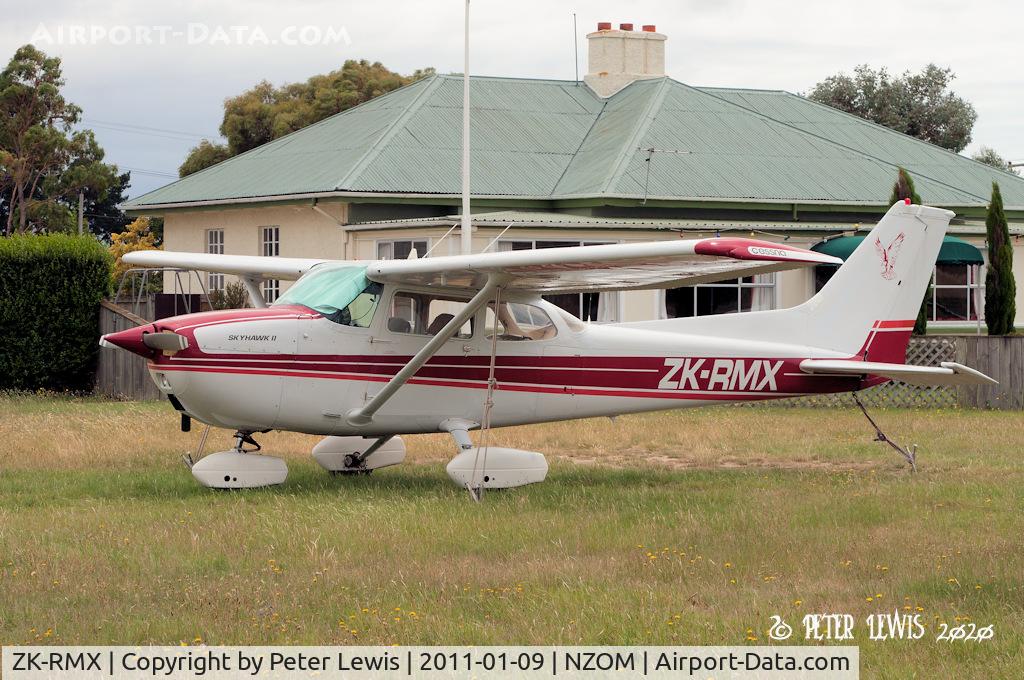 ZK-RMX, Cessna 172M C/N 17267483, Canterbury Aviation Ltd., Christchurch
