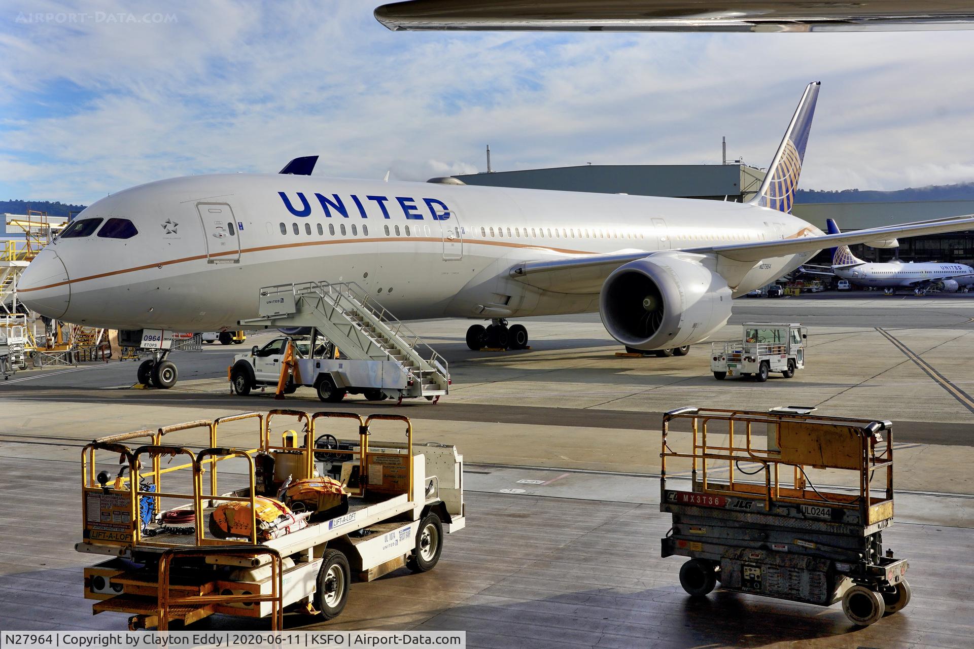 N27964, 2016 Boeing 787-9 Dreamliner C/N 37813, SFO 2020.