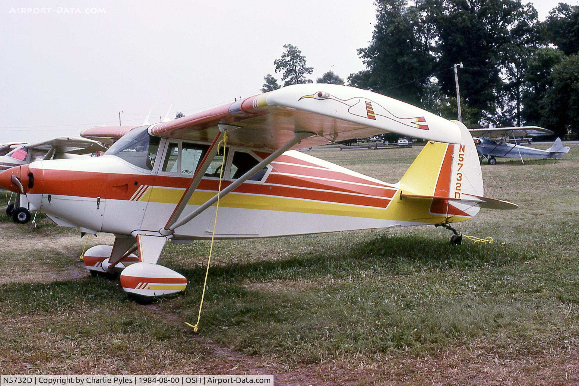 N5732D, 1956 Piper PA-22-150 C/N 22-4432, Look! backgrounds can be interesting.