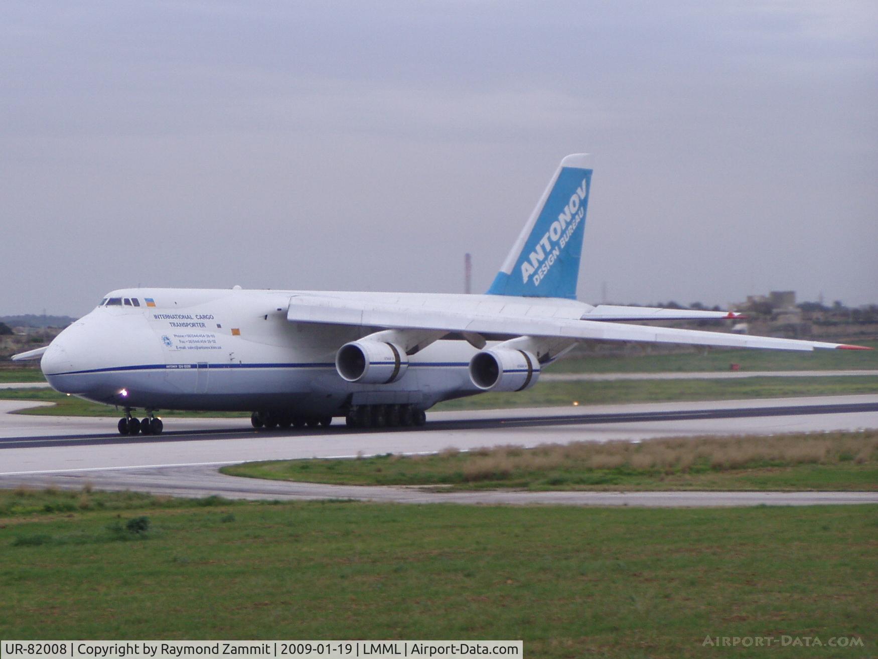 UR-82008, 1986 Antonov An-124-100M Ruslan C/N 19530501006, Antonov An-124 Ruslan UR-82008 Antonov Bereau Design