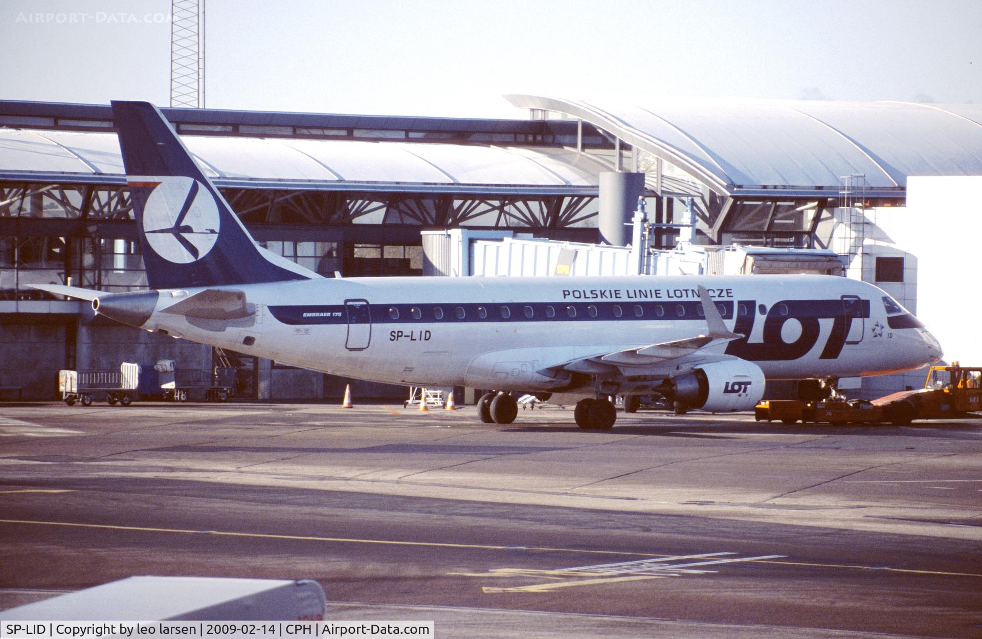 SP-LID, 2006 Embraer 175LR (ERJ-170-200LR) C/N 17000136, Copenhagen 14.2.2009