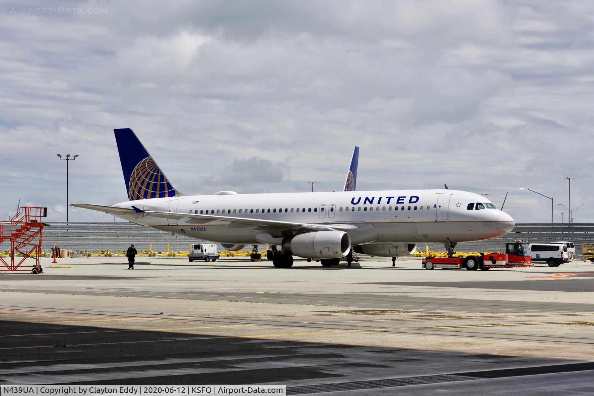 N439UA, 1997 Airbus A320-232 C/N 683, SFO 2020.