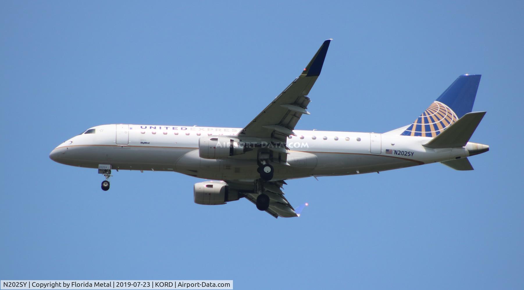 N202SY, 2016 Embraer 175LR (ERJ-170-200LR) C/N 17000624, ORD 2019