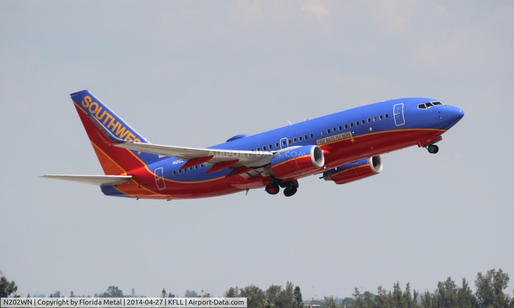 N202WN, 2005 Boeing 737-7H4 C/N 33999, FLL 2014