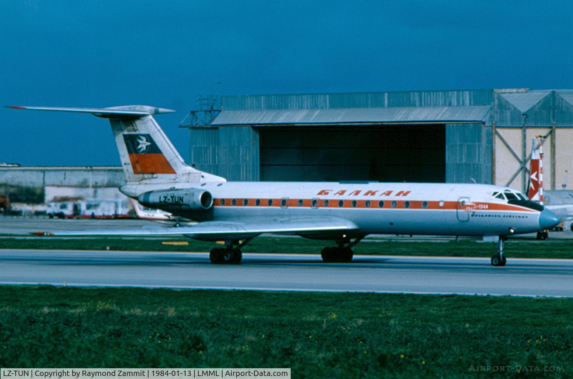 LZ-TUN, 1974 Tupolev Tu-134A C/N 4352307, Tupolev TU-134A LZ-TUN Balkan