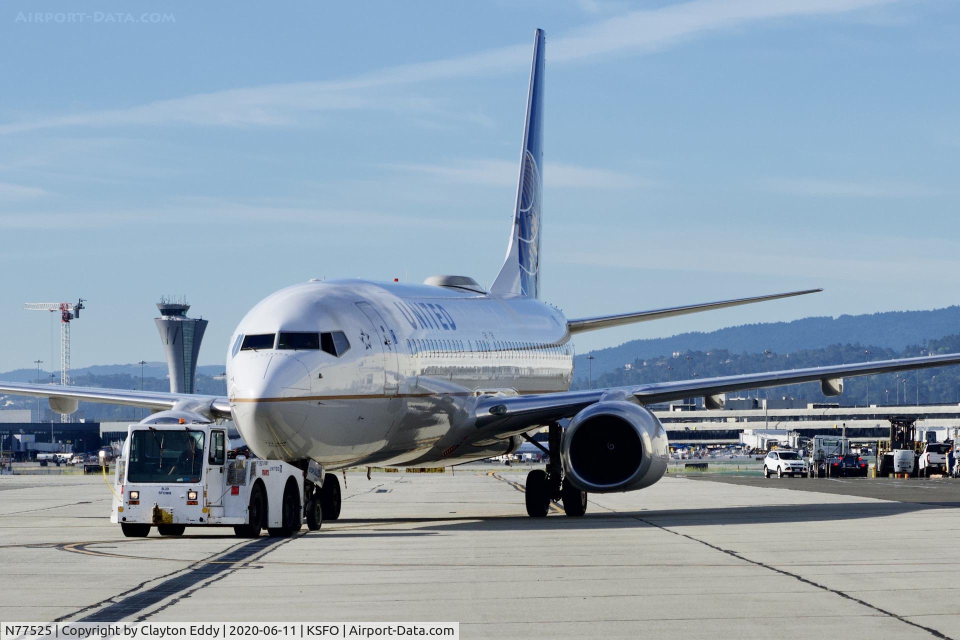 N77525, 2010 Boeing 737-824 C/N 31659, SFO 2020.