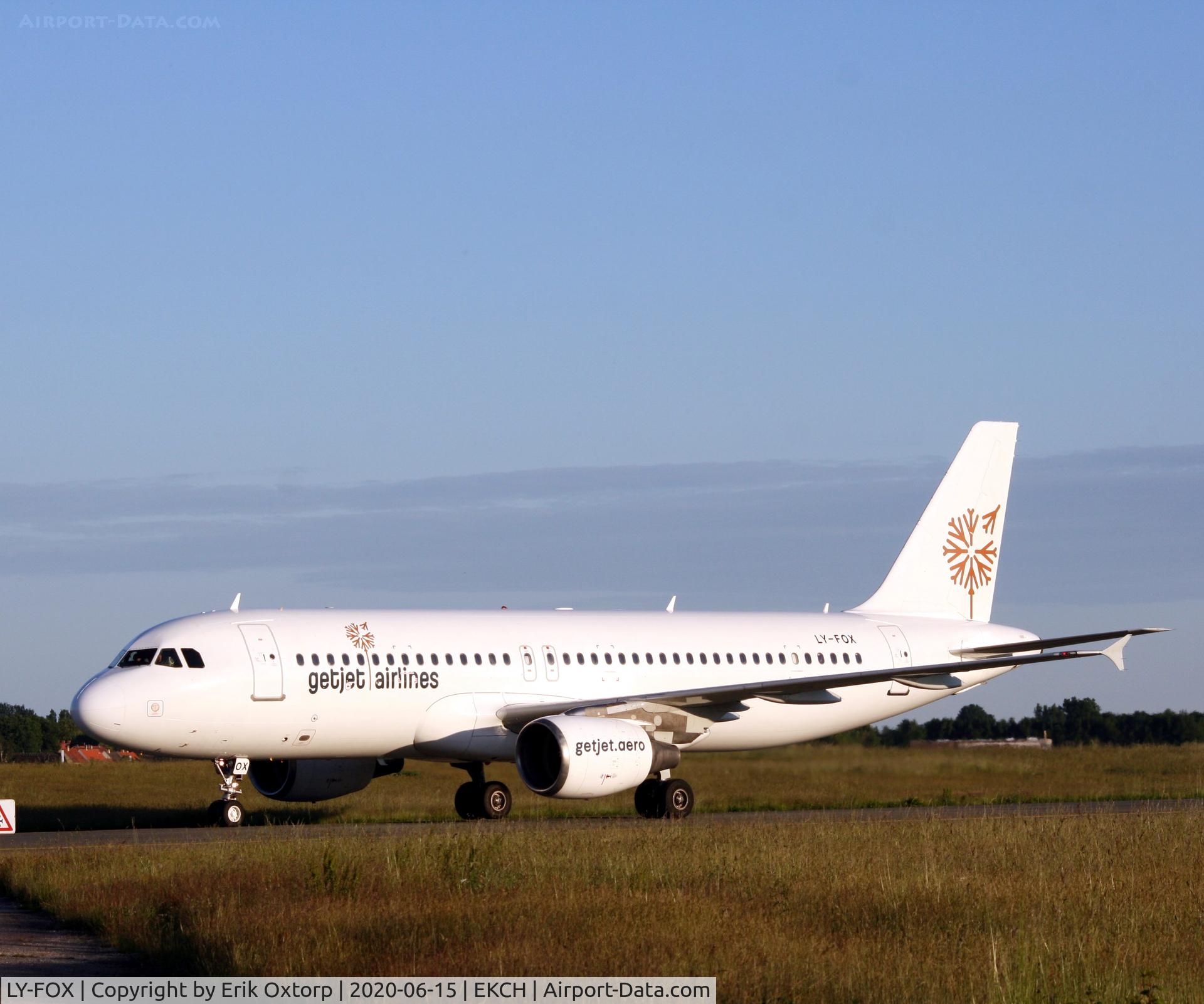 LY-FOX, 1999 Airbus A320-214 C/N 1087, LY-FOX arrived CPH